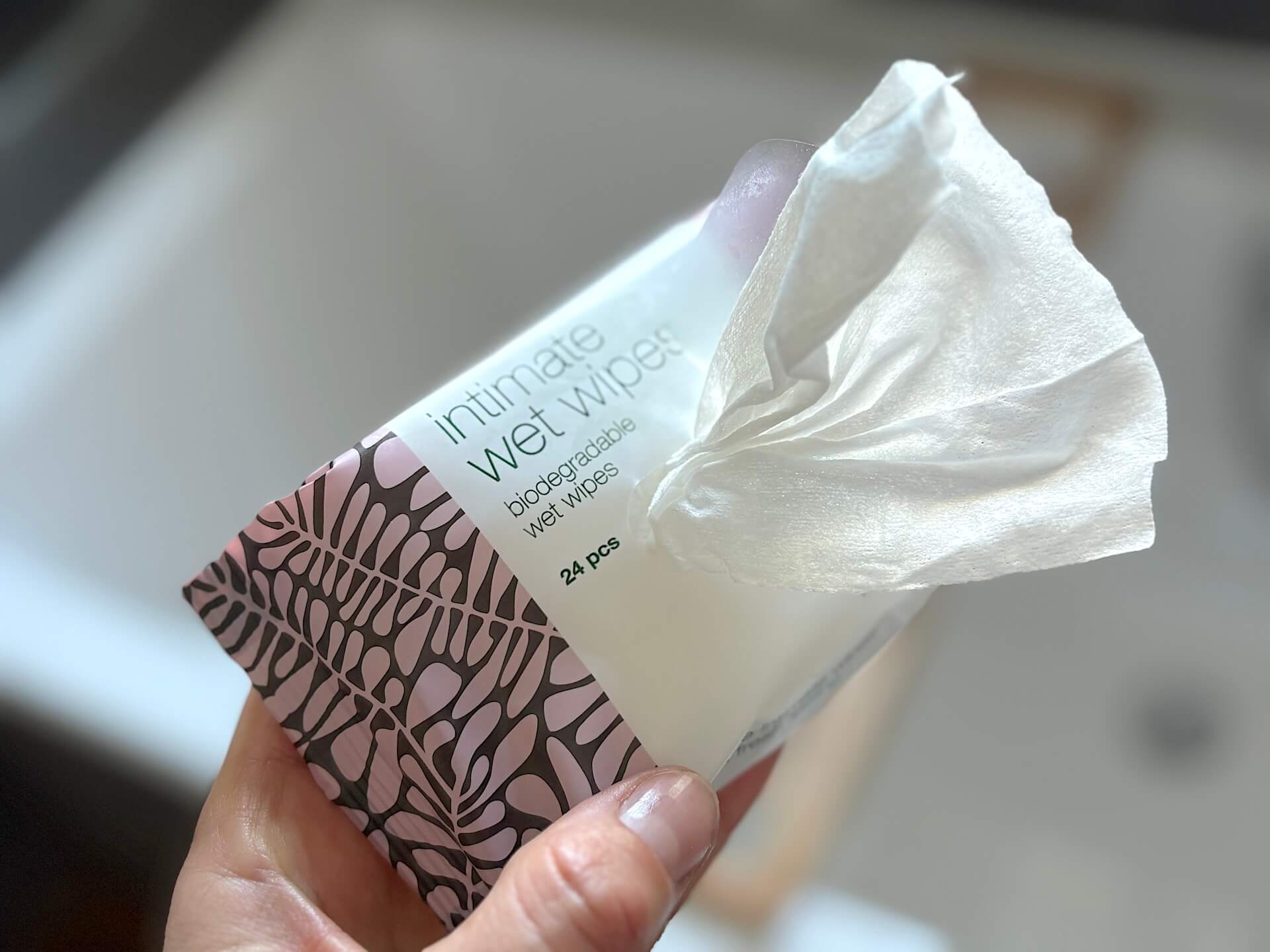 Åben pakke med Australian Bodycare Intimate Wet Wipes