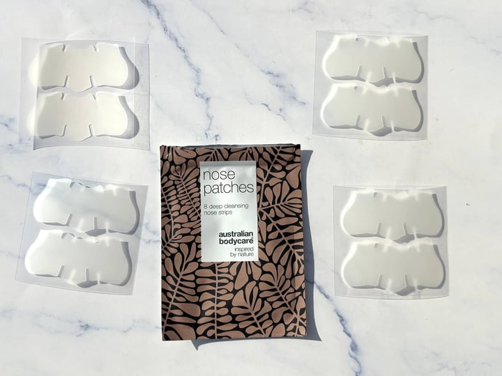 Åbnet Australian Bodycare Nose Patches på bord