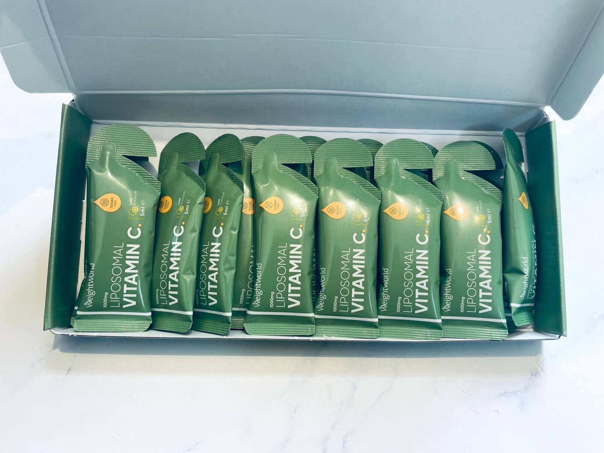 Åben kasse med 14 Weightworld Lipsomal Vitamin C