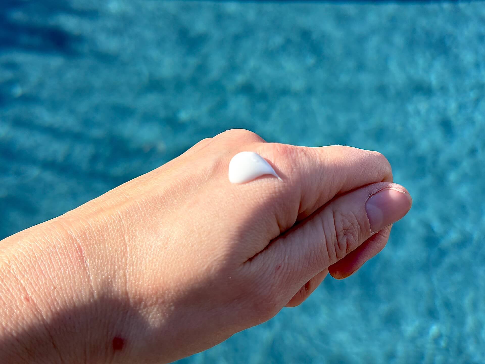 Astion Hand Cream på hånd
