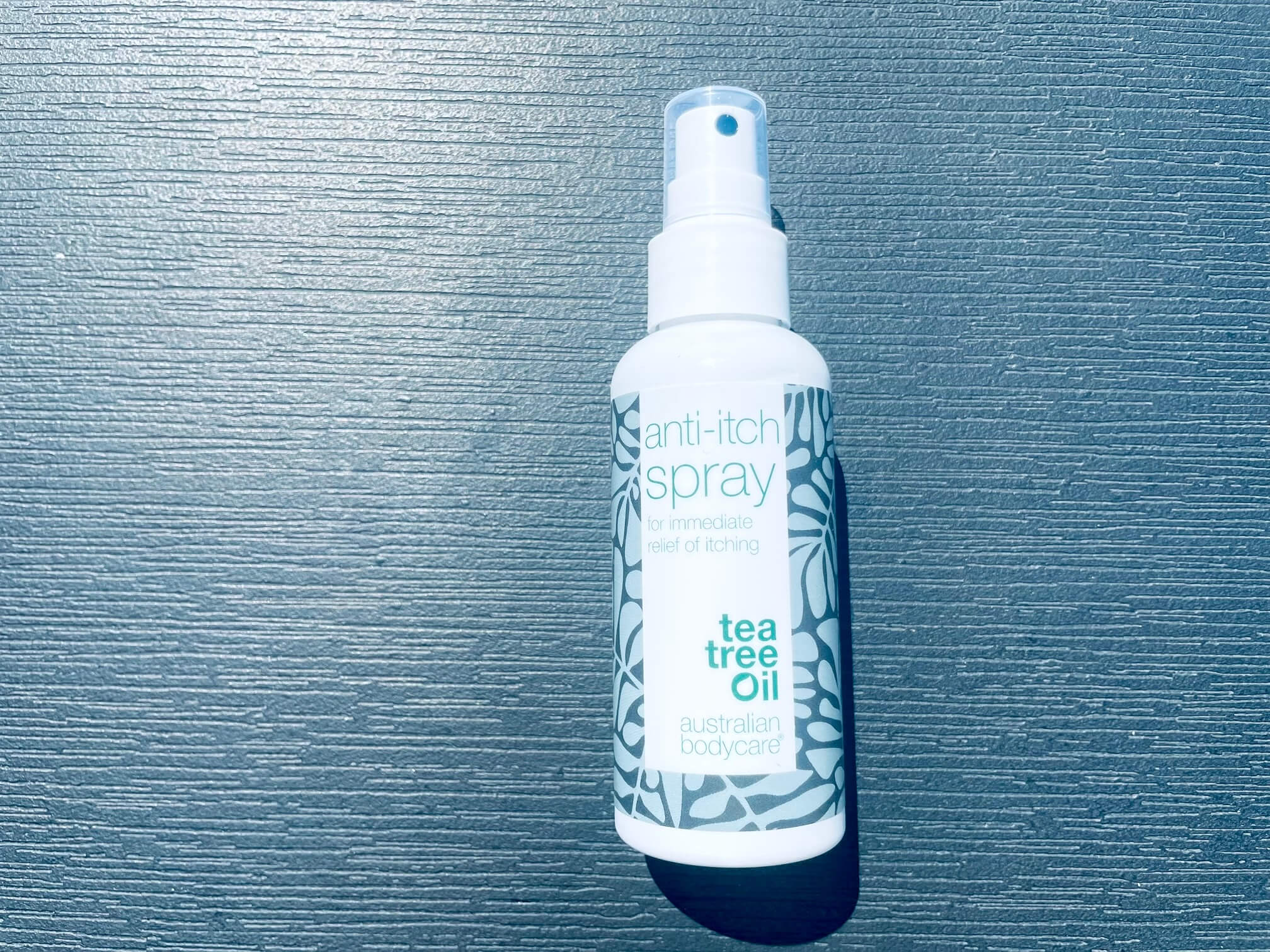 Australian Bodycare Anti-Itchs spray på bord