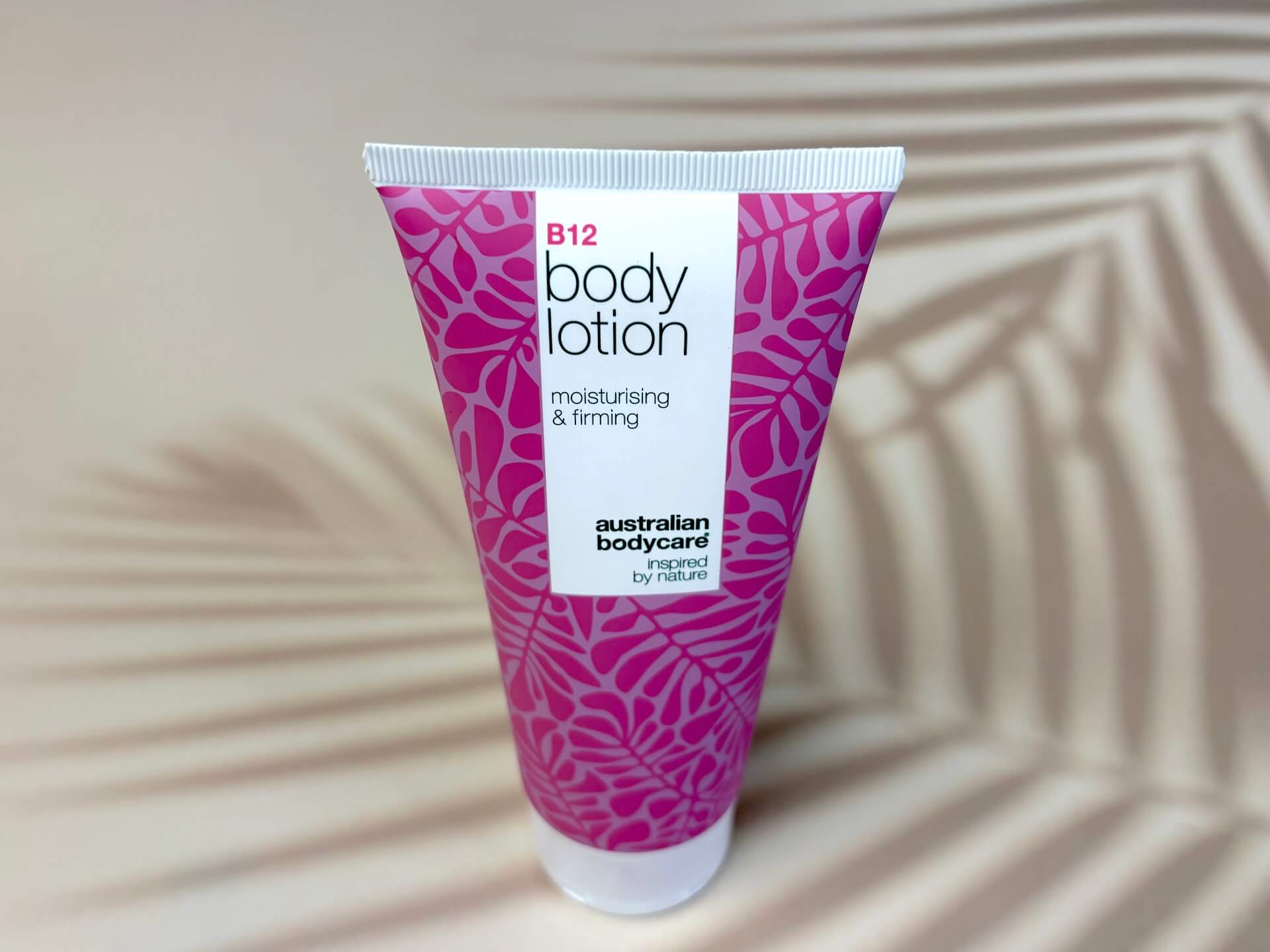Australian Bodycare B12 Body Lotion på bord