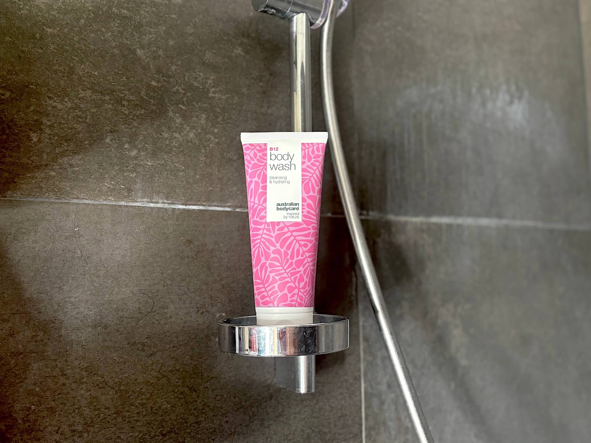 Australian Bodycare B12 Body Wash i brusekabine