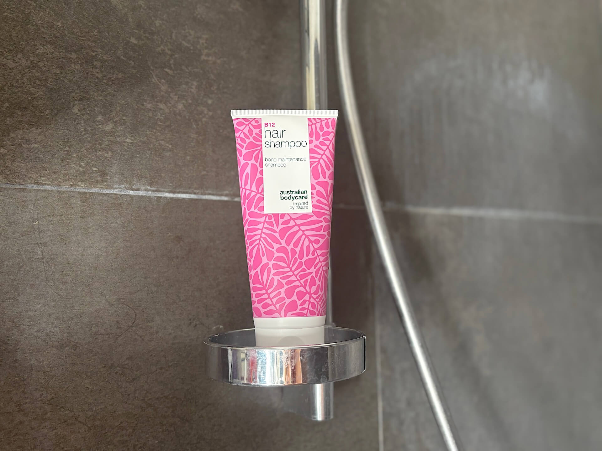 Australian Bodycare B12 Hair Shampoo i brusekabine