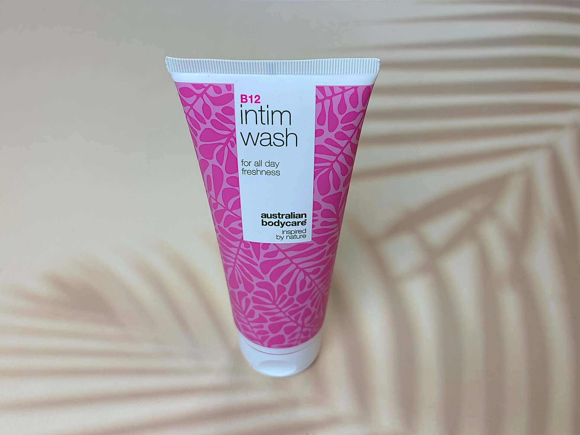 Australian Bodycare B12 Intim Wash på bord