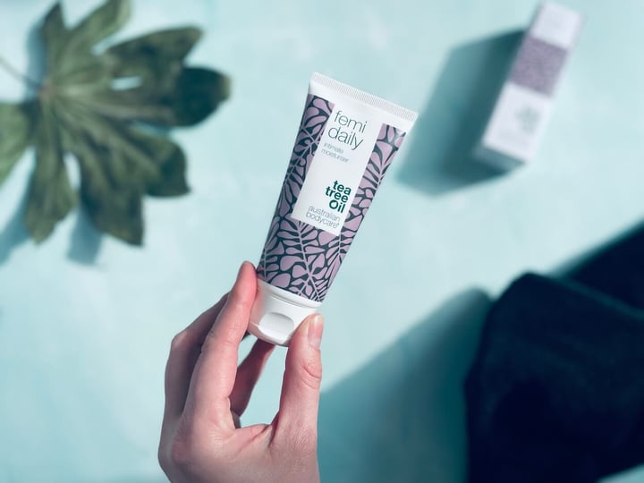 Australian Bodycare Femi Daily intimgel i hånd