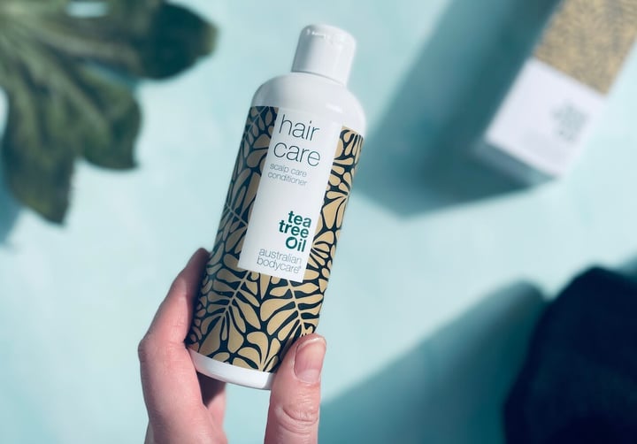 Australian Bodycare Hair Clean conditioner i hånd