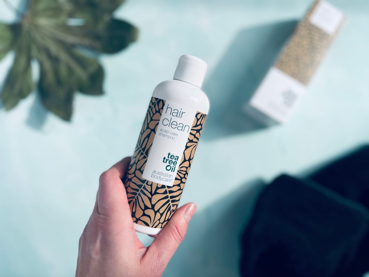 Australian Bodycare Hair Clean shampoo i hånd