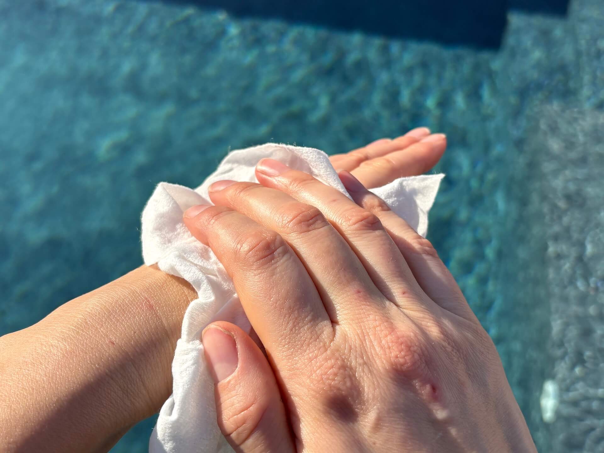 Australian Bodycare Hemp Wet Wipes tørrer hænder