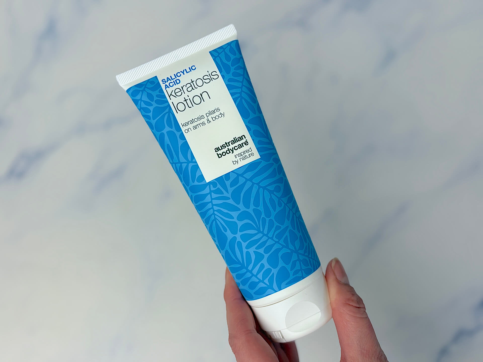 Australian Bodycare Salicylic Acid Keratosis Lotion i hånd