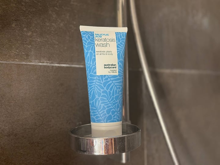 Australian Bodycare Salicylic Acid Keratosis Wash i brusekabine