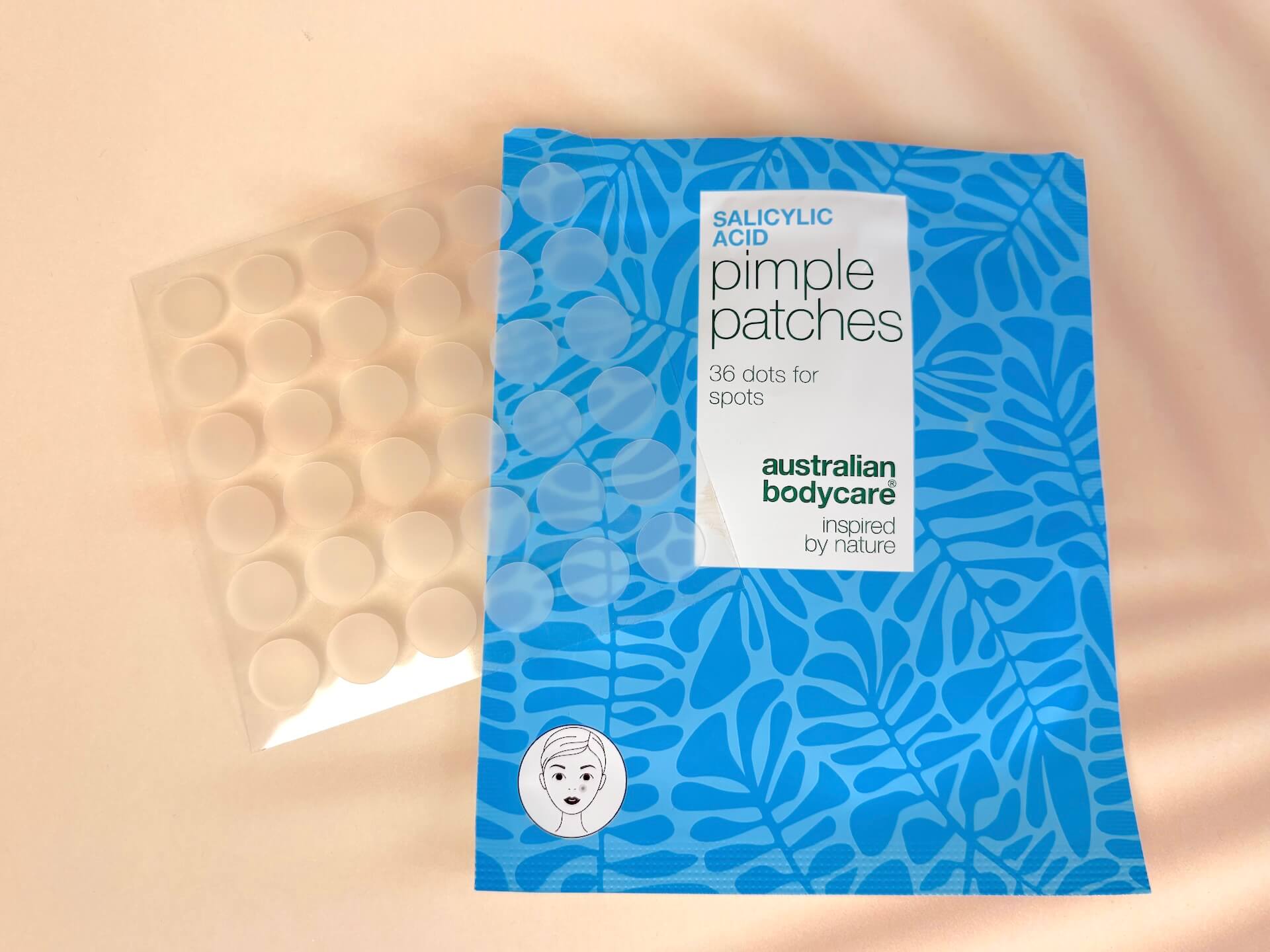 Australian Bodycare Salicylic Acid Pimple Patches taget ud af pose
