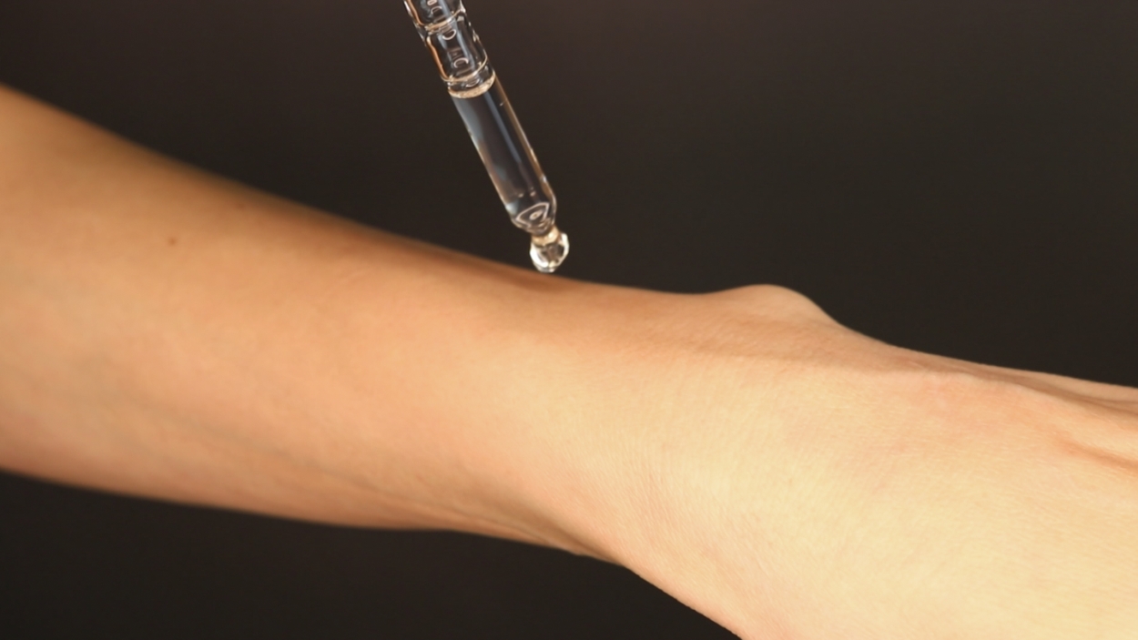 Australian Bodycare Slow-aging ansigtsserum dryppes med pipette