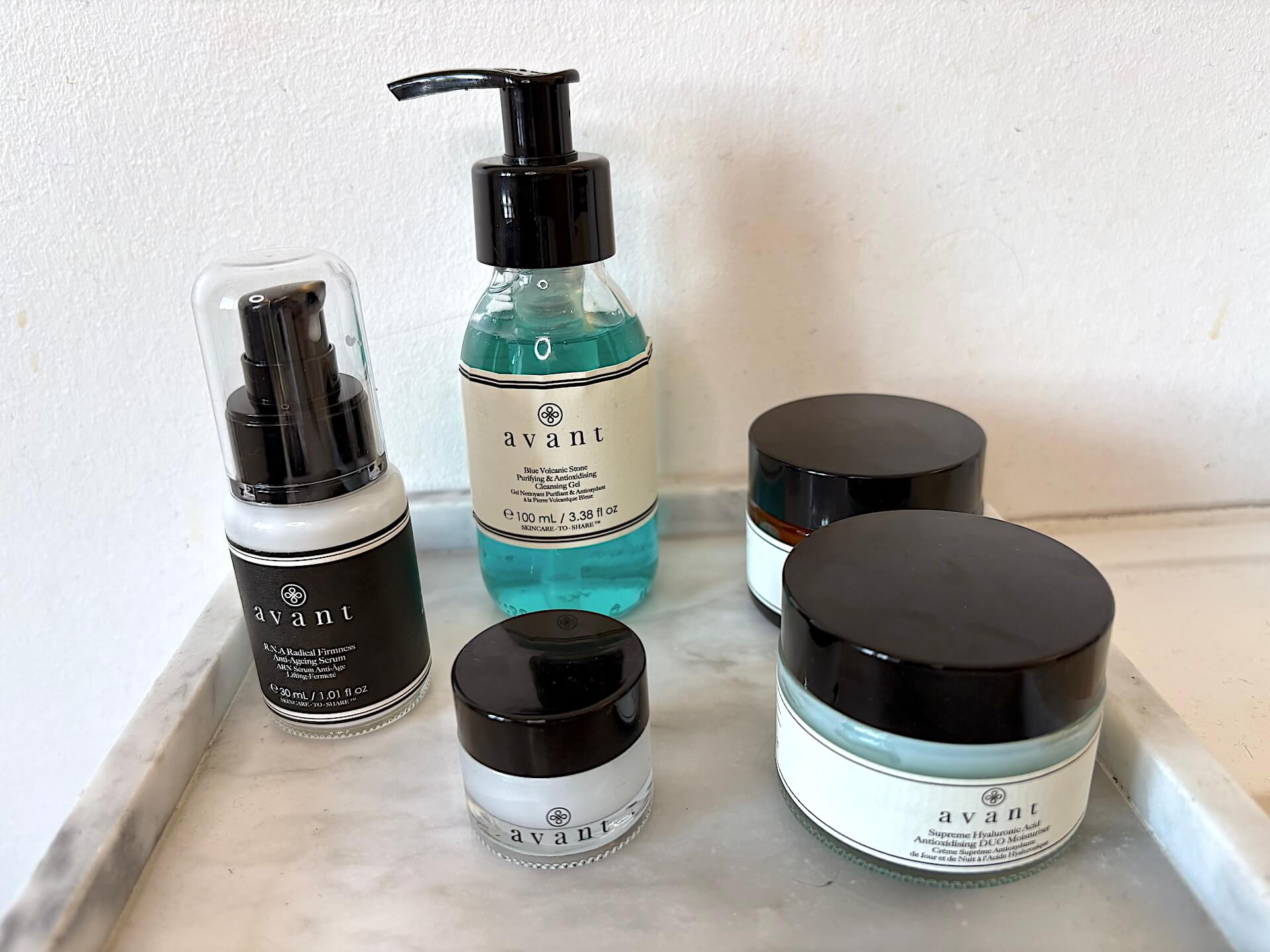 Avant Skincare produkter inklusiv Deluxe Hyaluronic Acid Vivifying Face & Eye Night Cream