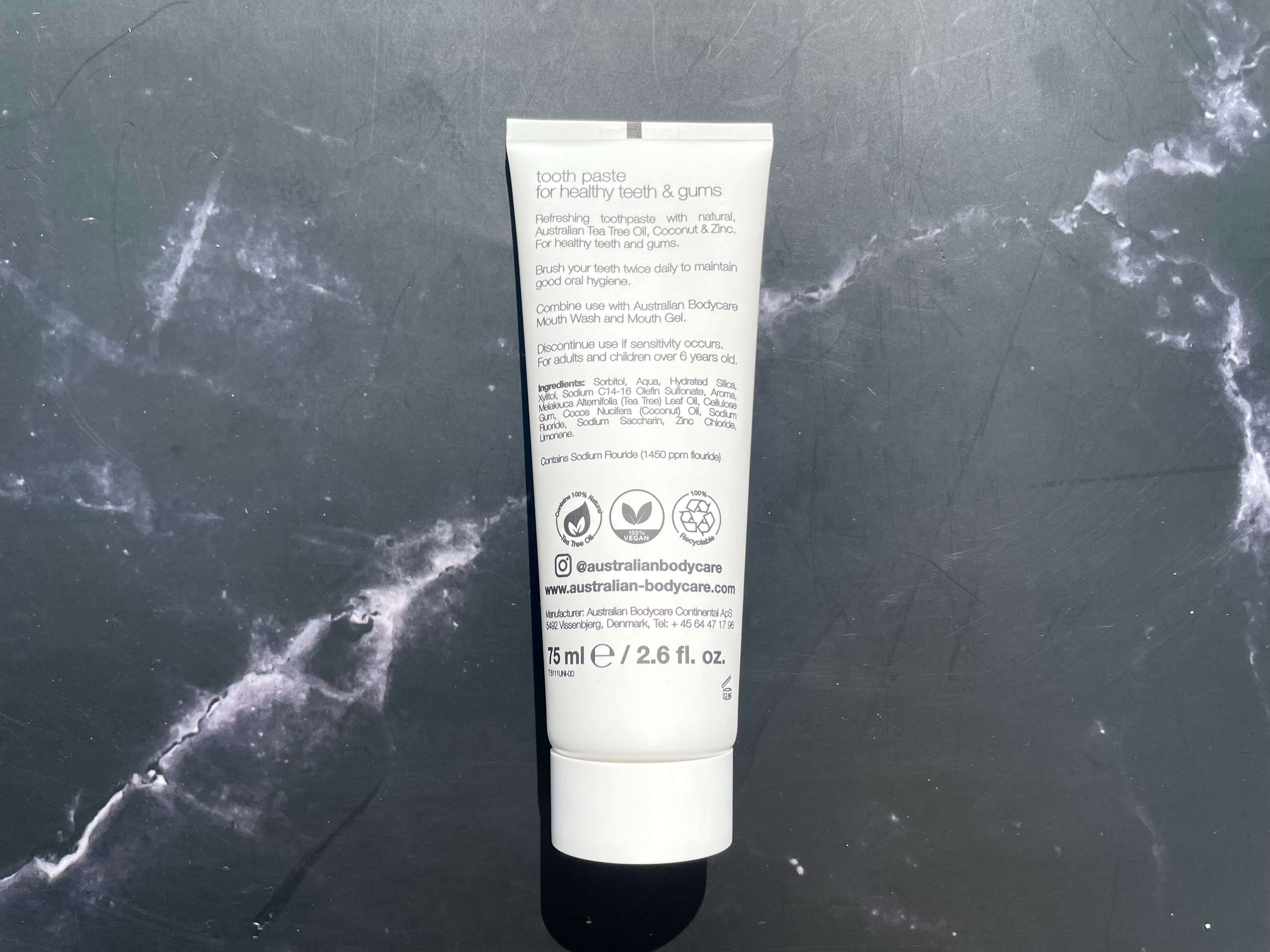 Bagside af Australian Bodycare tandpasta