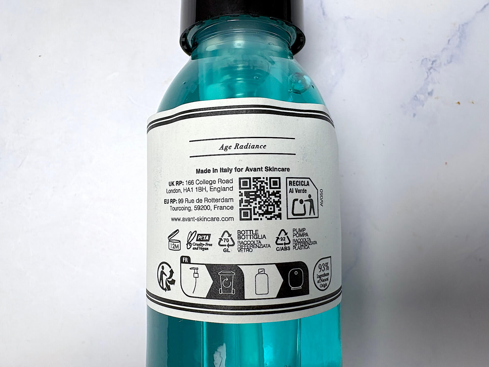 Bagside af Avant Skincare Blue Volcanic Stone Purifying & Antioxidising Cleansing Gel
