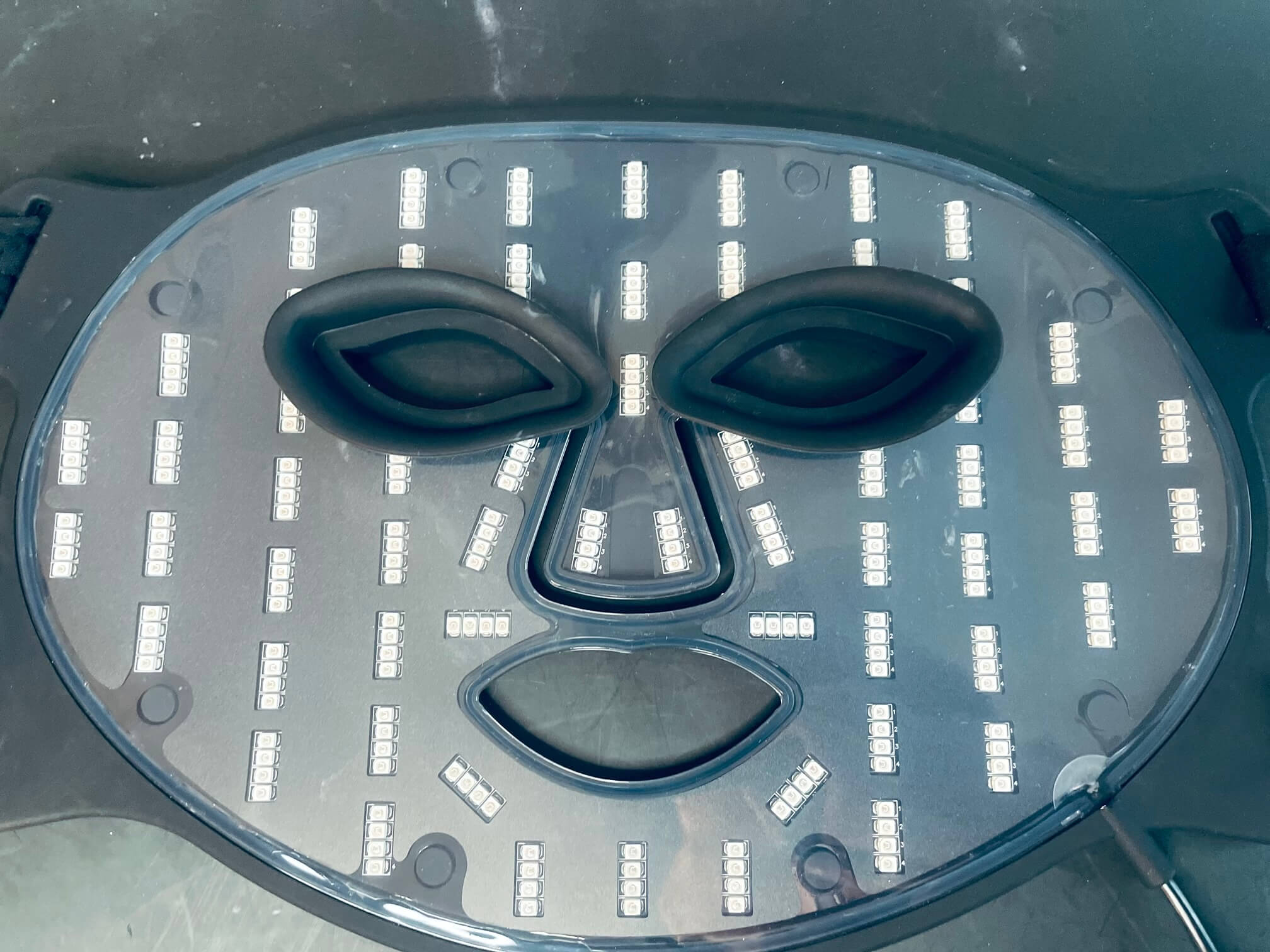 Bagside af Heat Sense LED maske