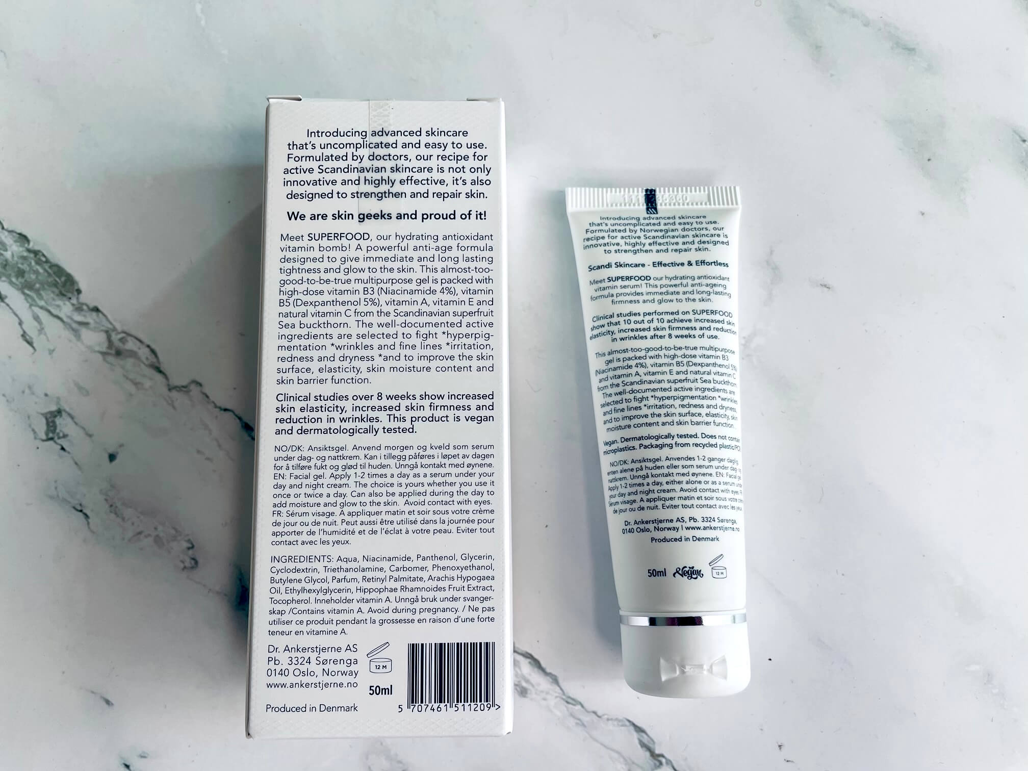 Bagside med ingredienser på Dr. Ankerstjerne Superfood multipurpose vitamin face gel