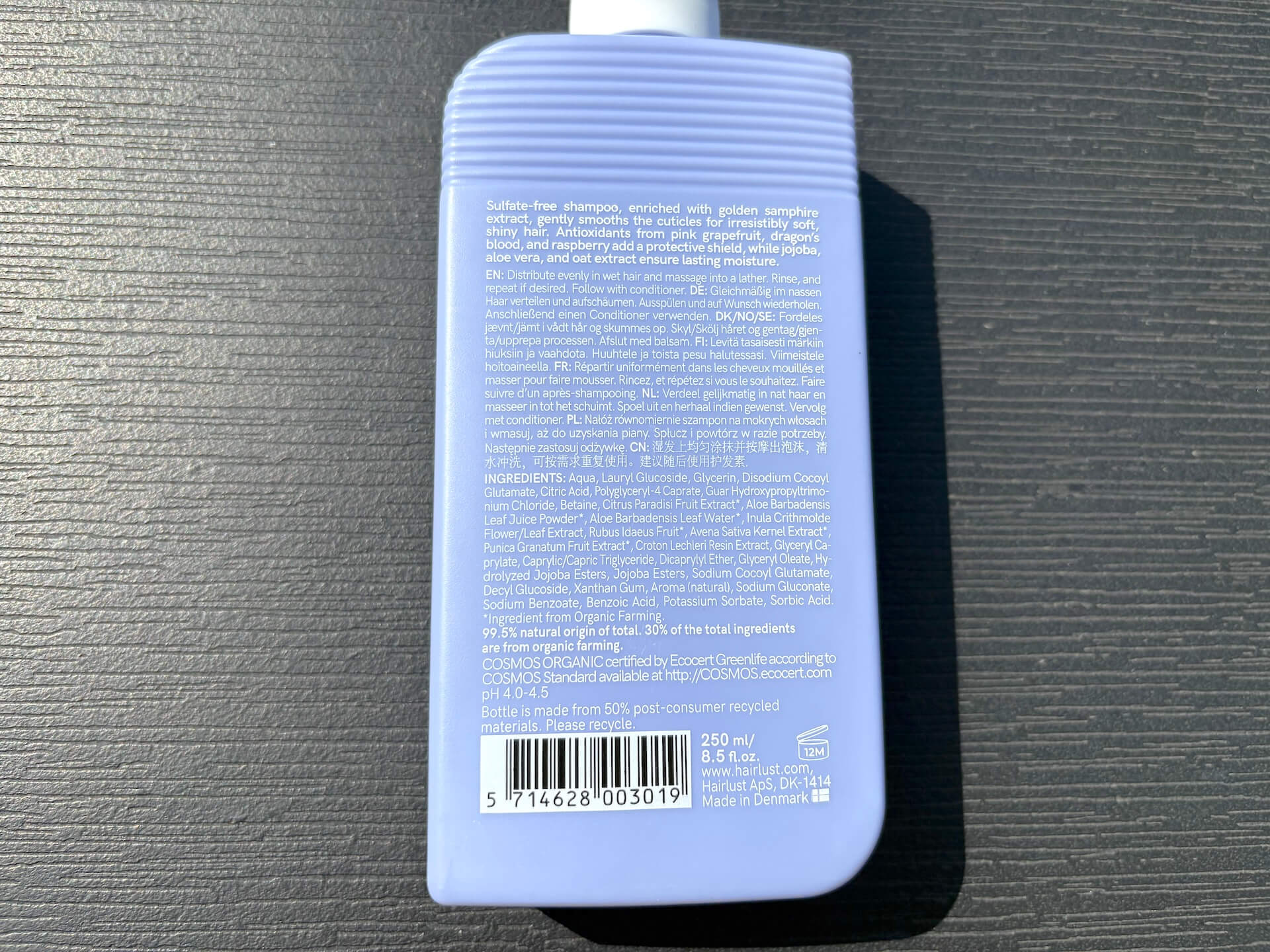 Bagside med ingredienser på Hairlust Heavenly Smooth Shampoo