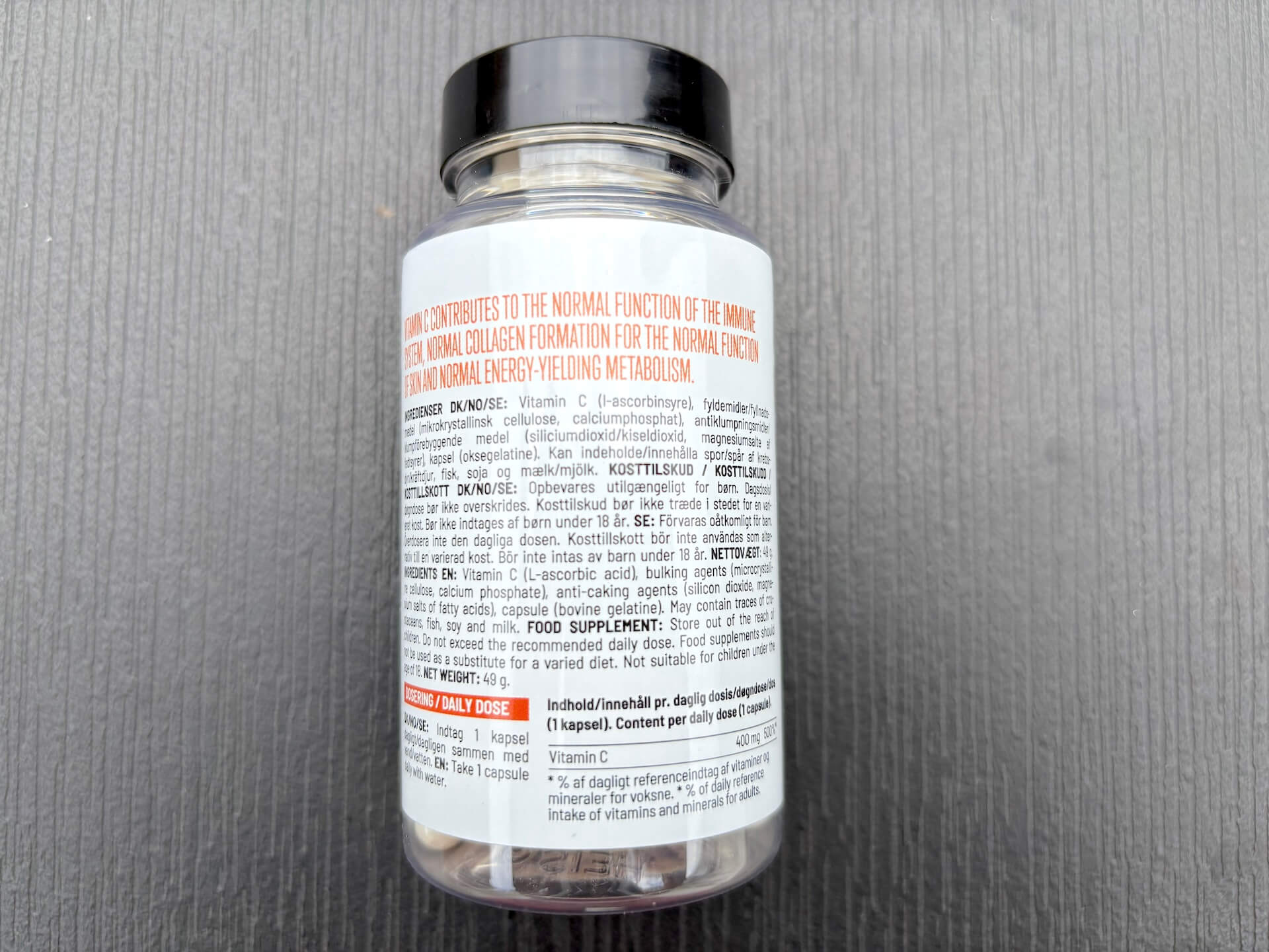 Bagside med næringsindhold på Bodylab Vitamin C bøtte
