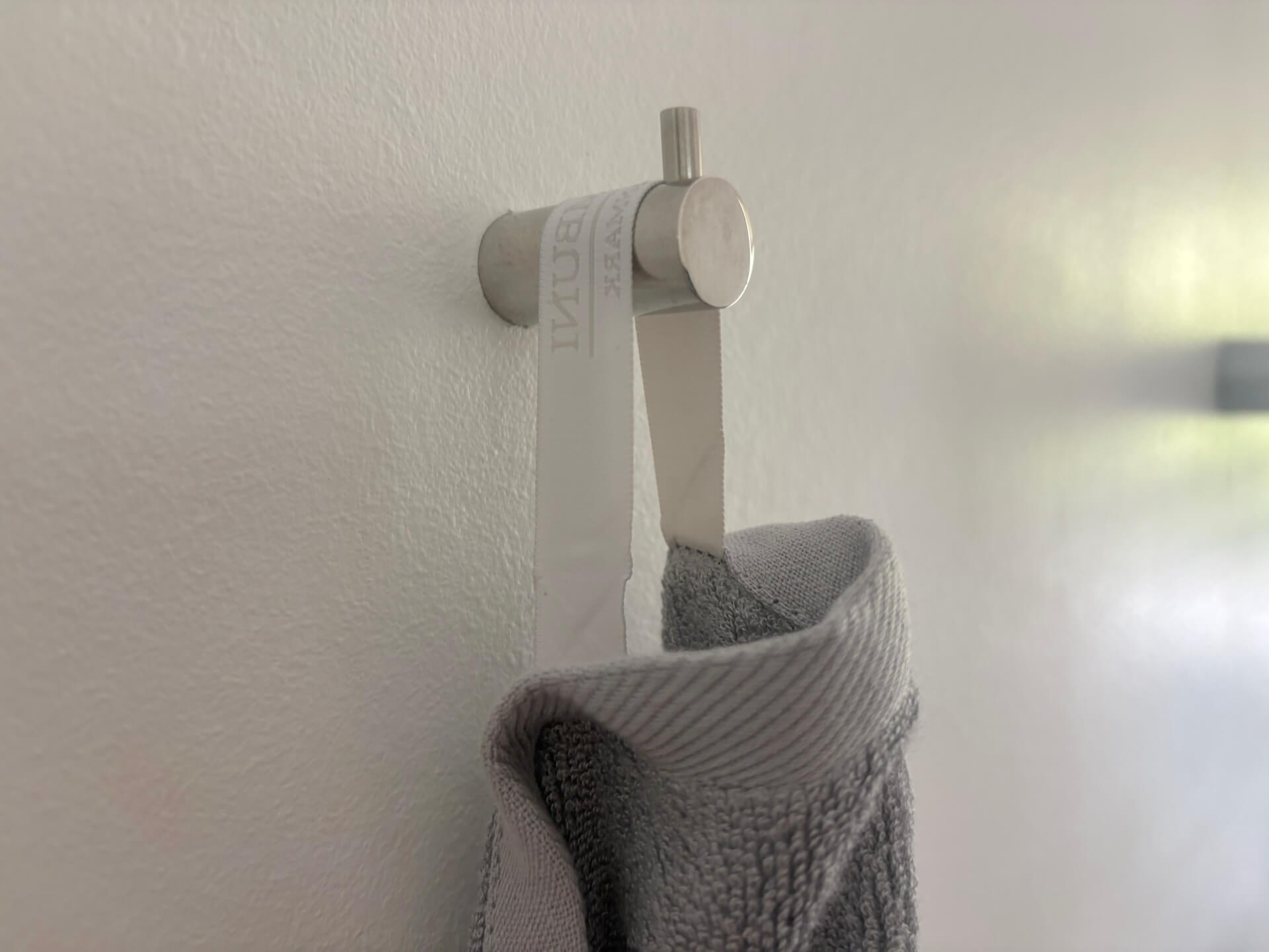 Bambuni badehåndklæde 70x140 hændt op på krog