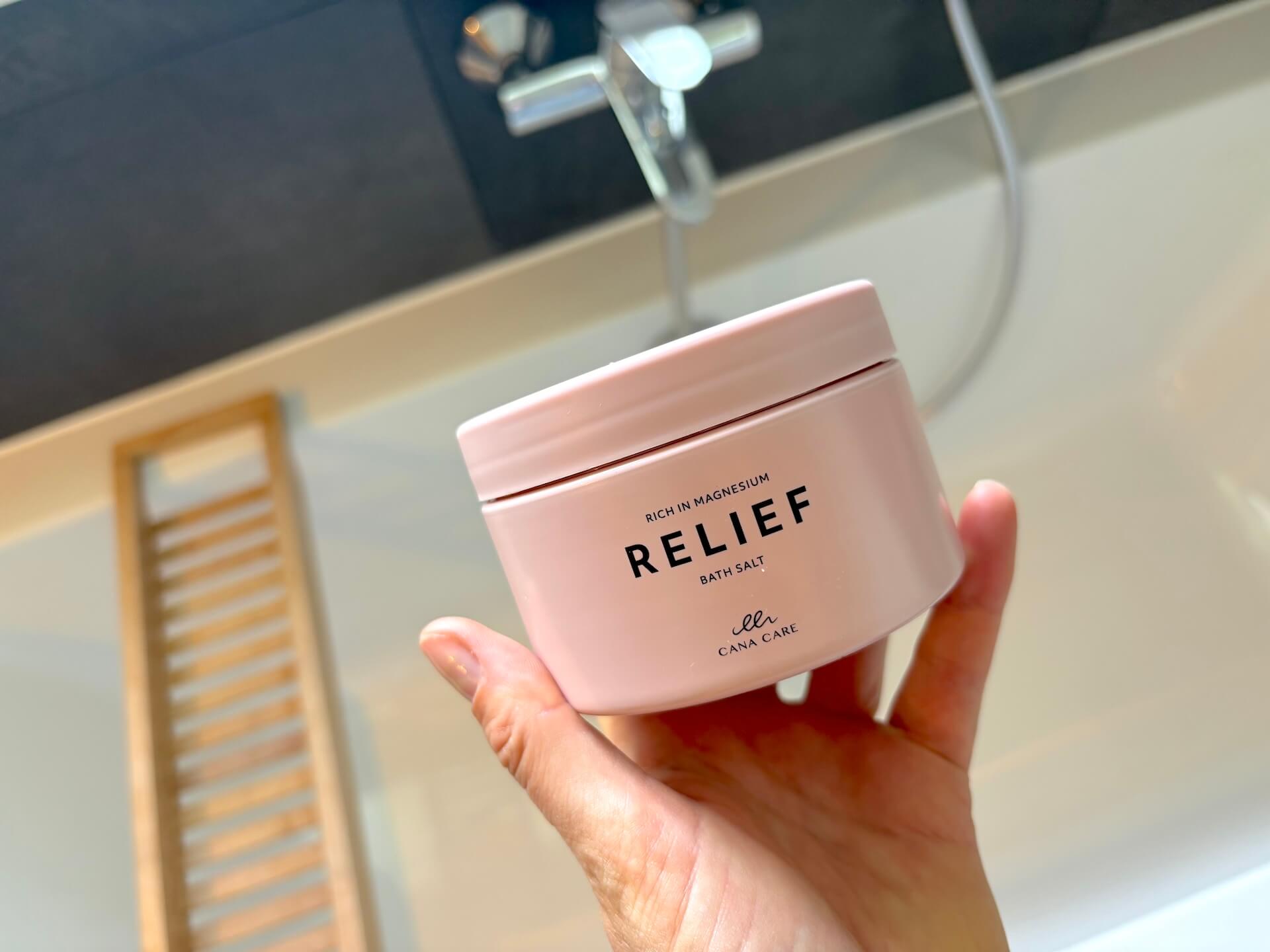 Cana Care RELIEF Bath Salt over badekar