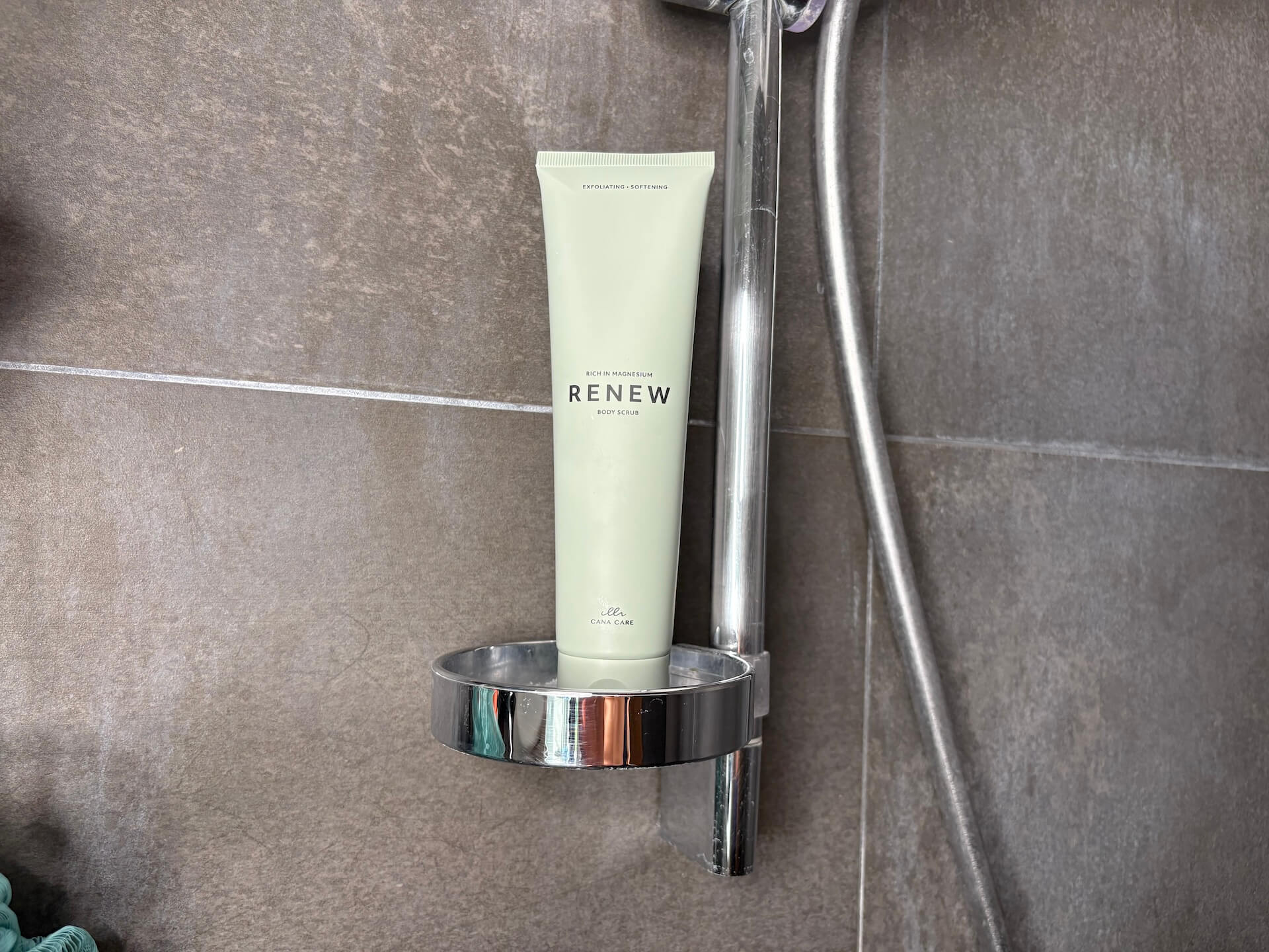 Cana Care RENEW bodyscrub i brusekabine