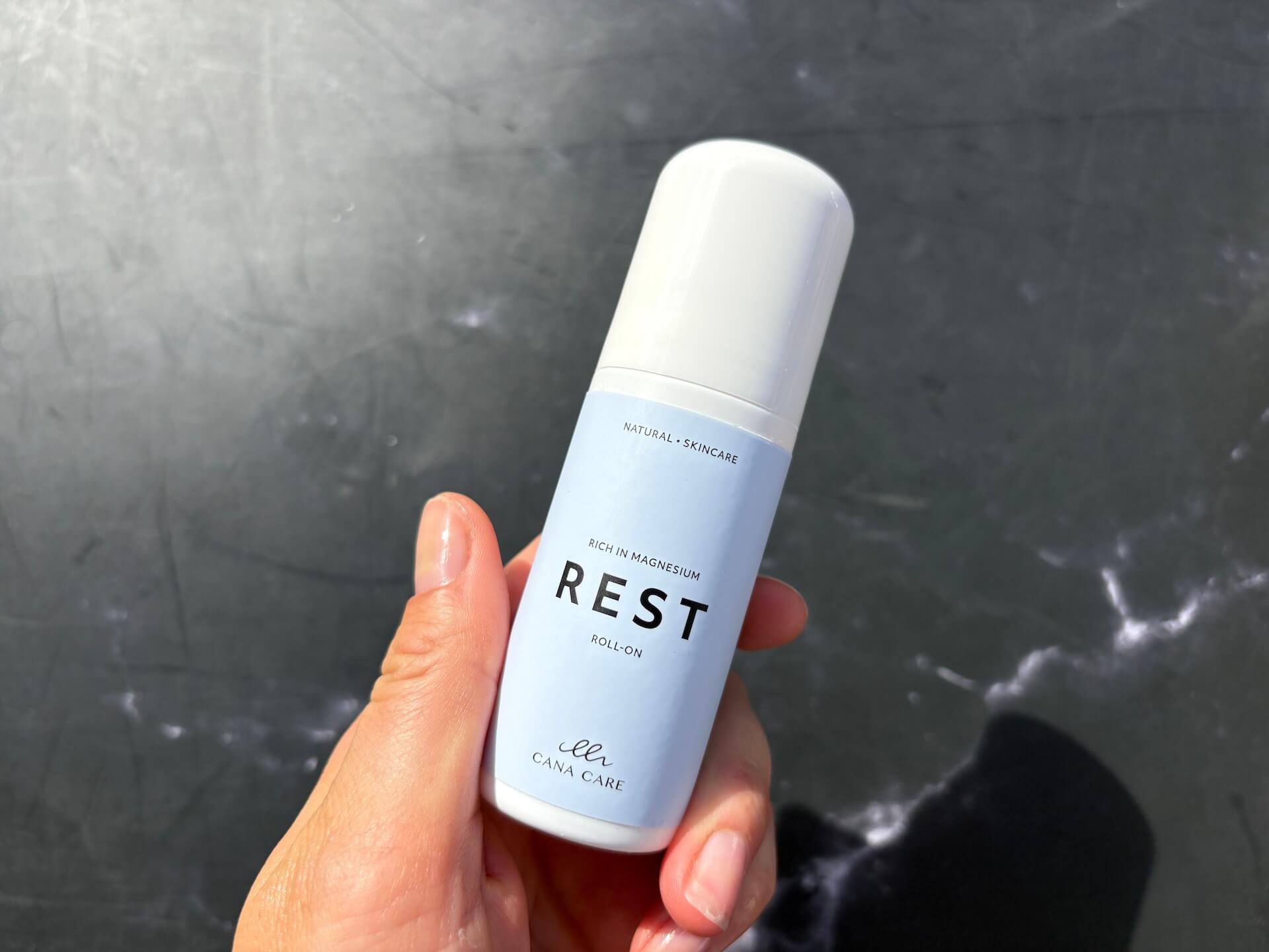 Cana Care REST roll-on i hånd
