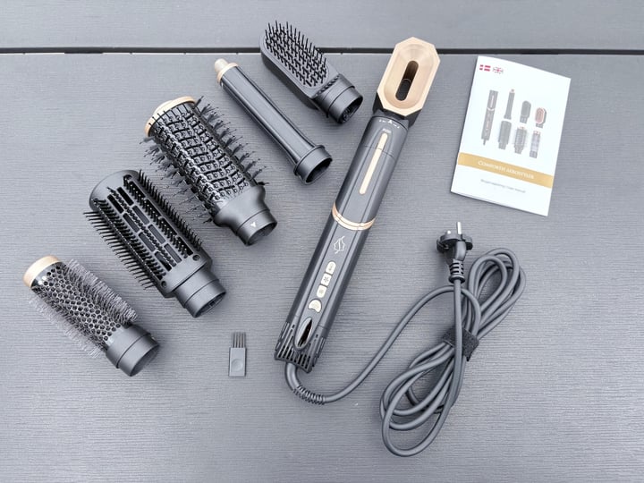 Comforth AeroStyler på bord med alt indhold