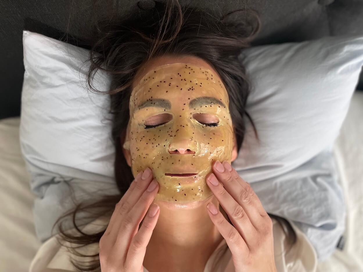 Comforth Mask Machine ansigtsmaskemaskine hvor masken tages på