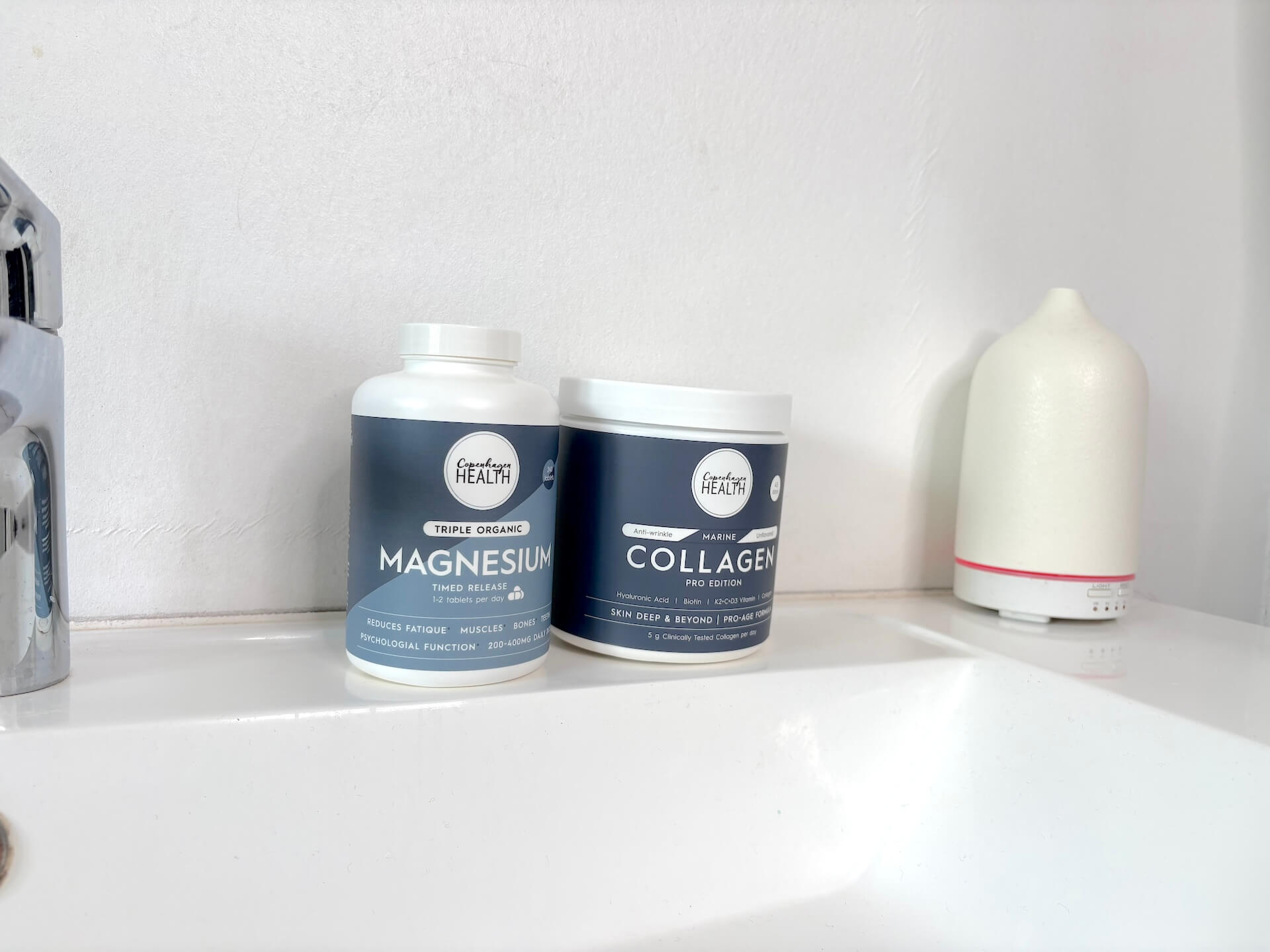 Copenhagen Health Triple Organic Magnesium og collagen på badeværelse