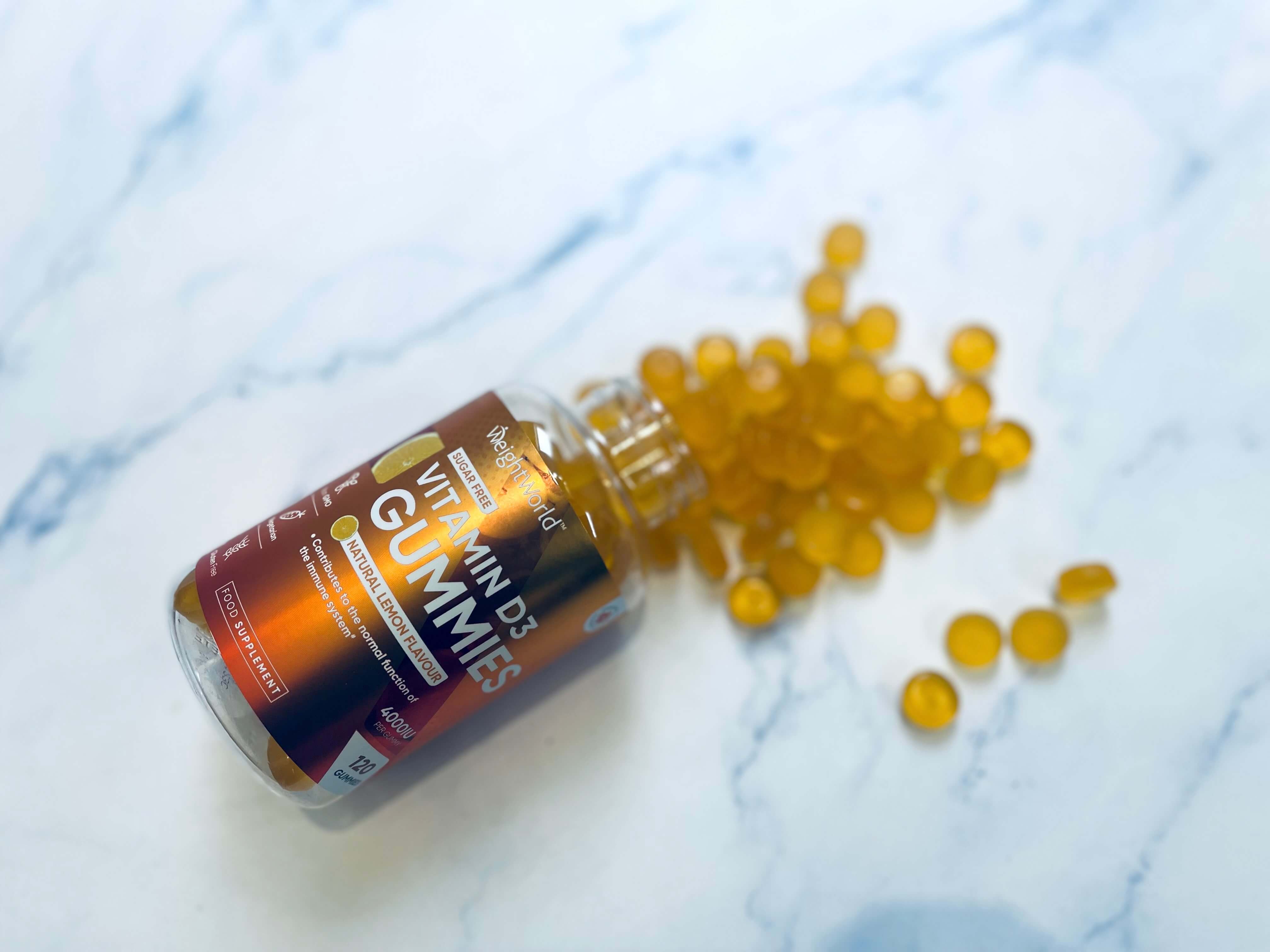 D3-Vitamin Gummies på et bord