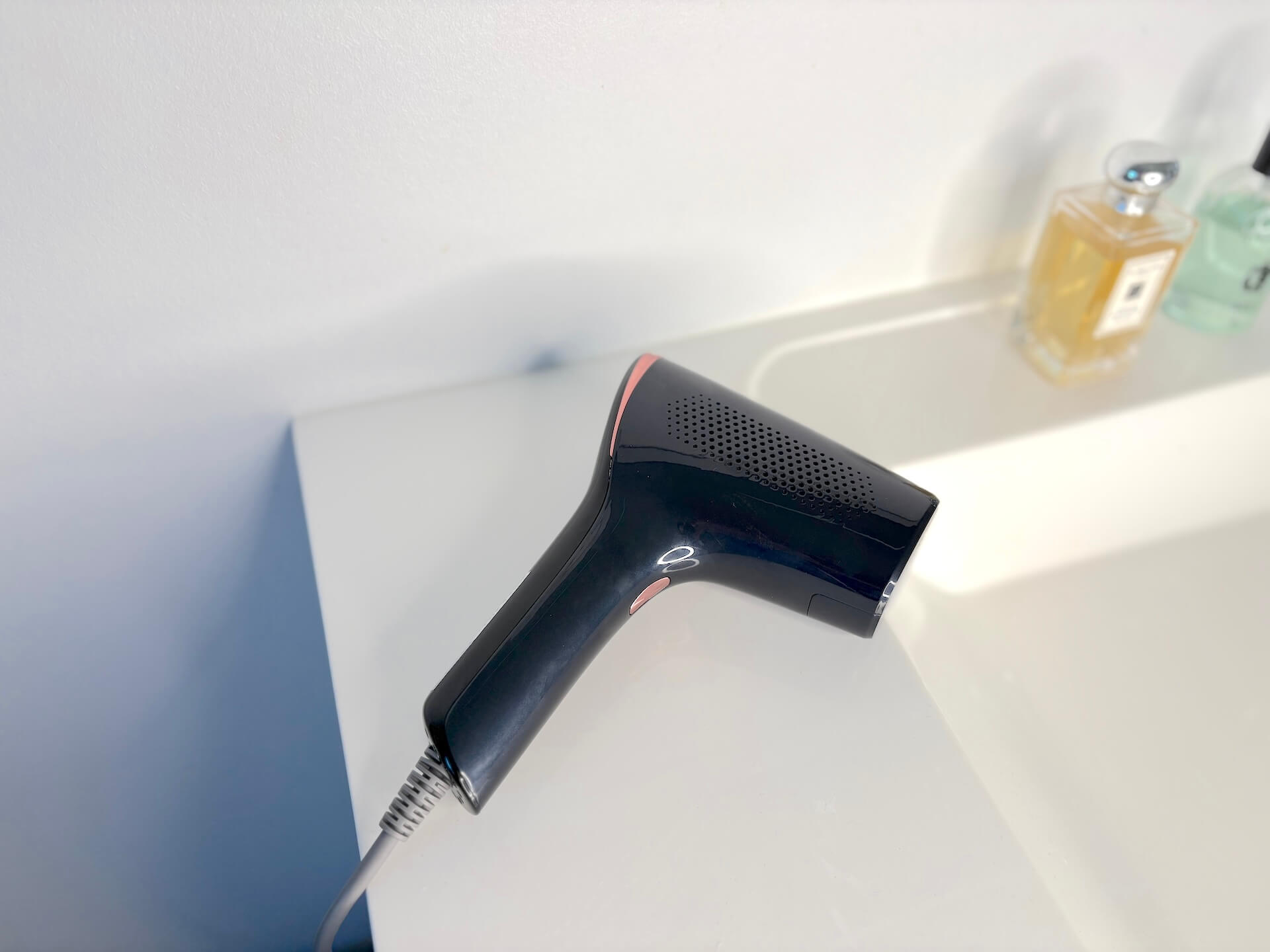 DeluxeCare IPL FastFlash på badeværelse