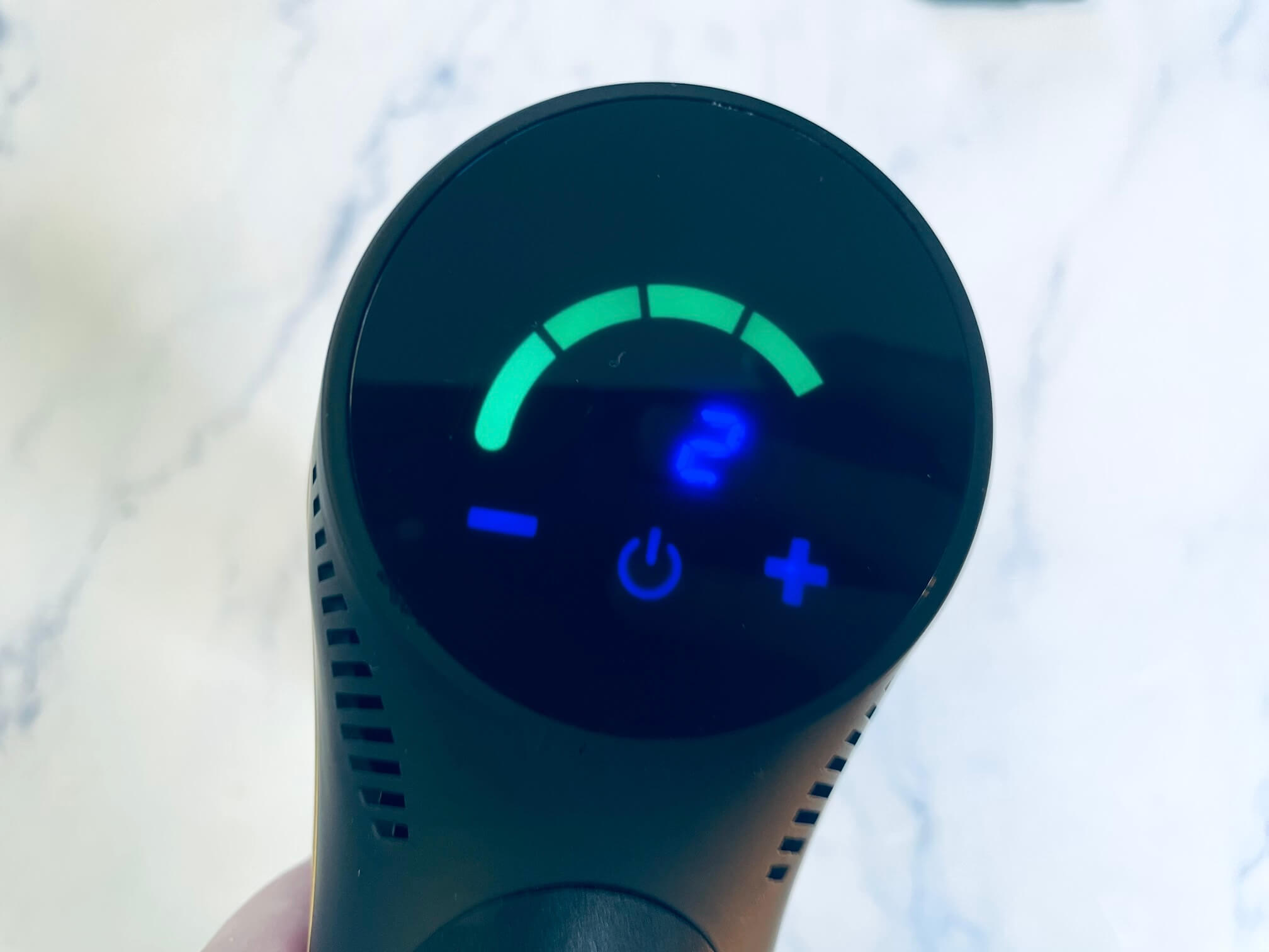 Display på IWAO massagepistol