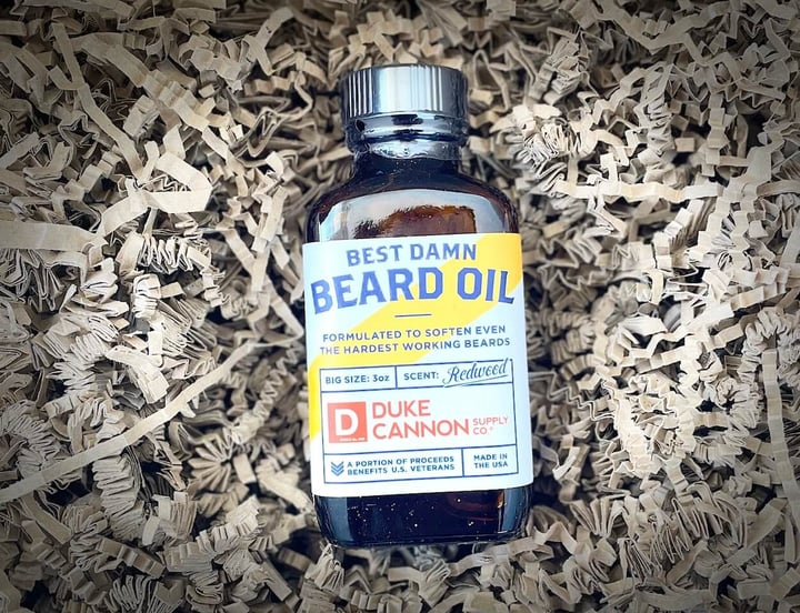 Duke Cannon Best Damn Beard Oil i kasse