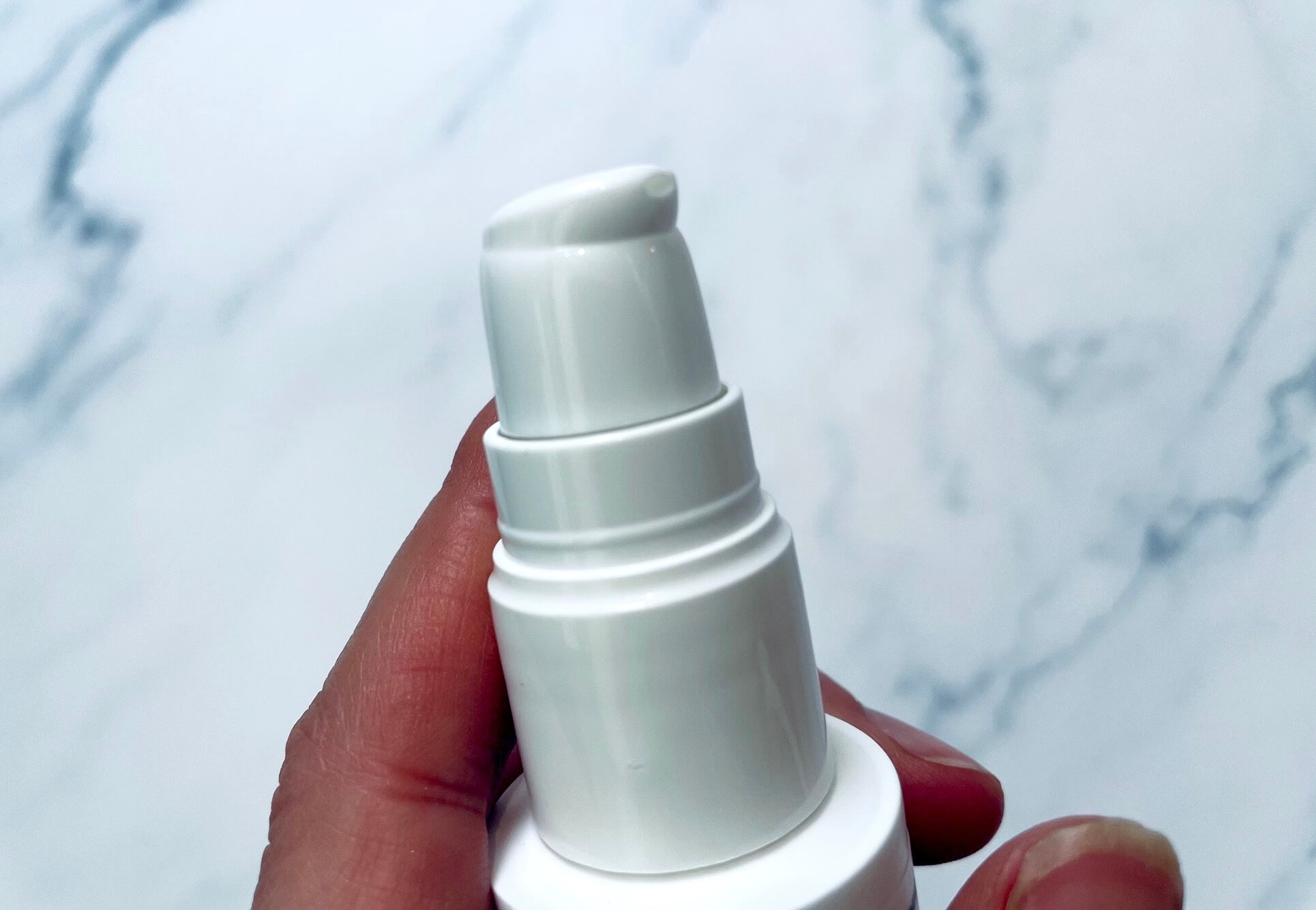 Dyse på ingredien Smoothing Styling hårserum tæt på