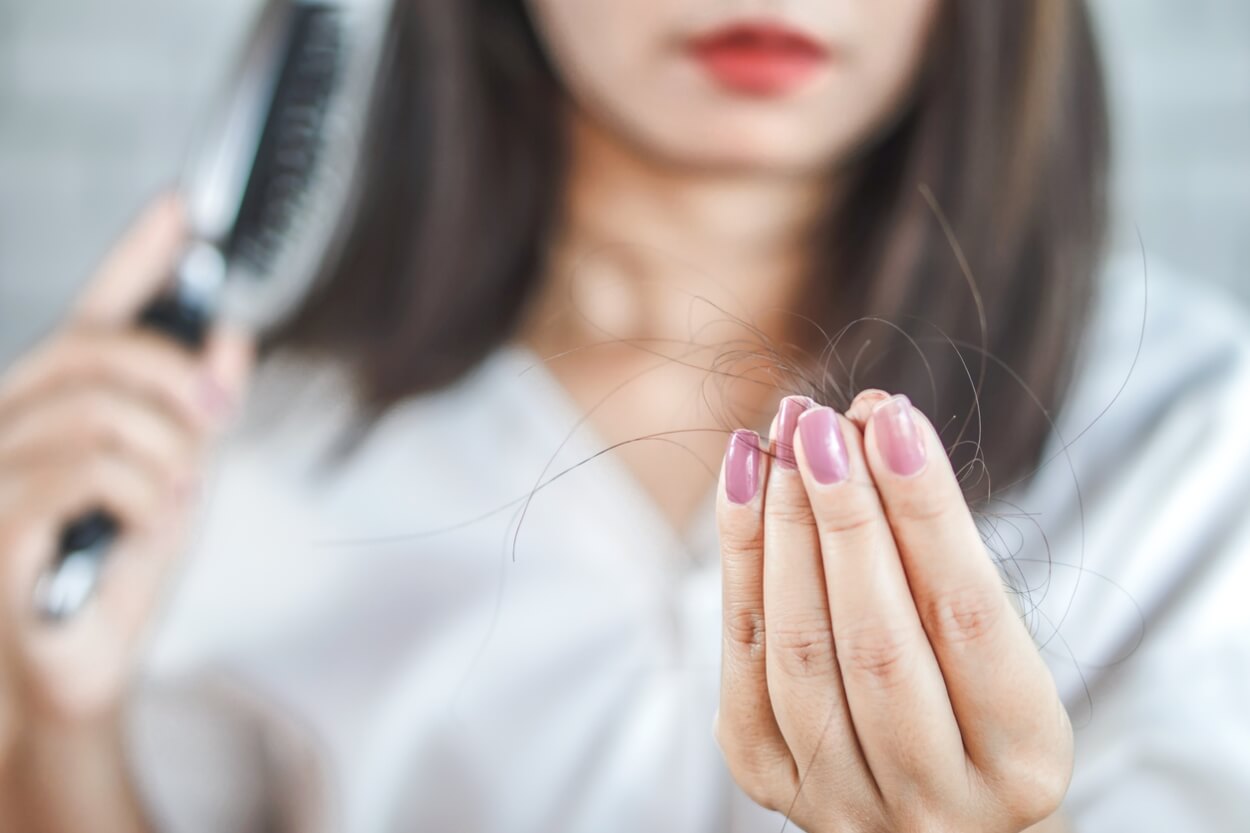 Fælder du hår? Få 8 tips til at få problemet under kontrol!