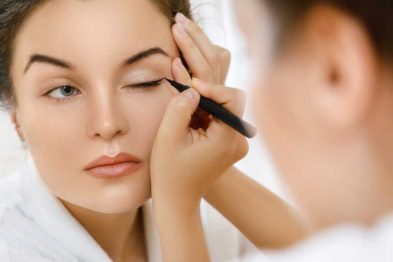 4 Bedste Flydende Eyeliners i 2026