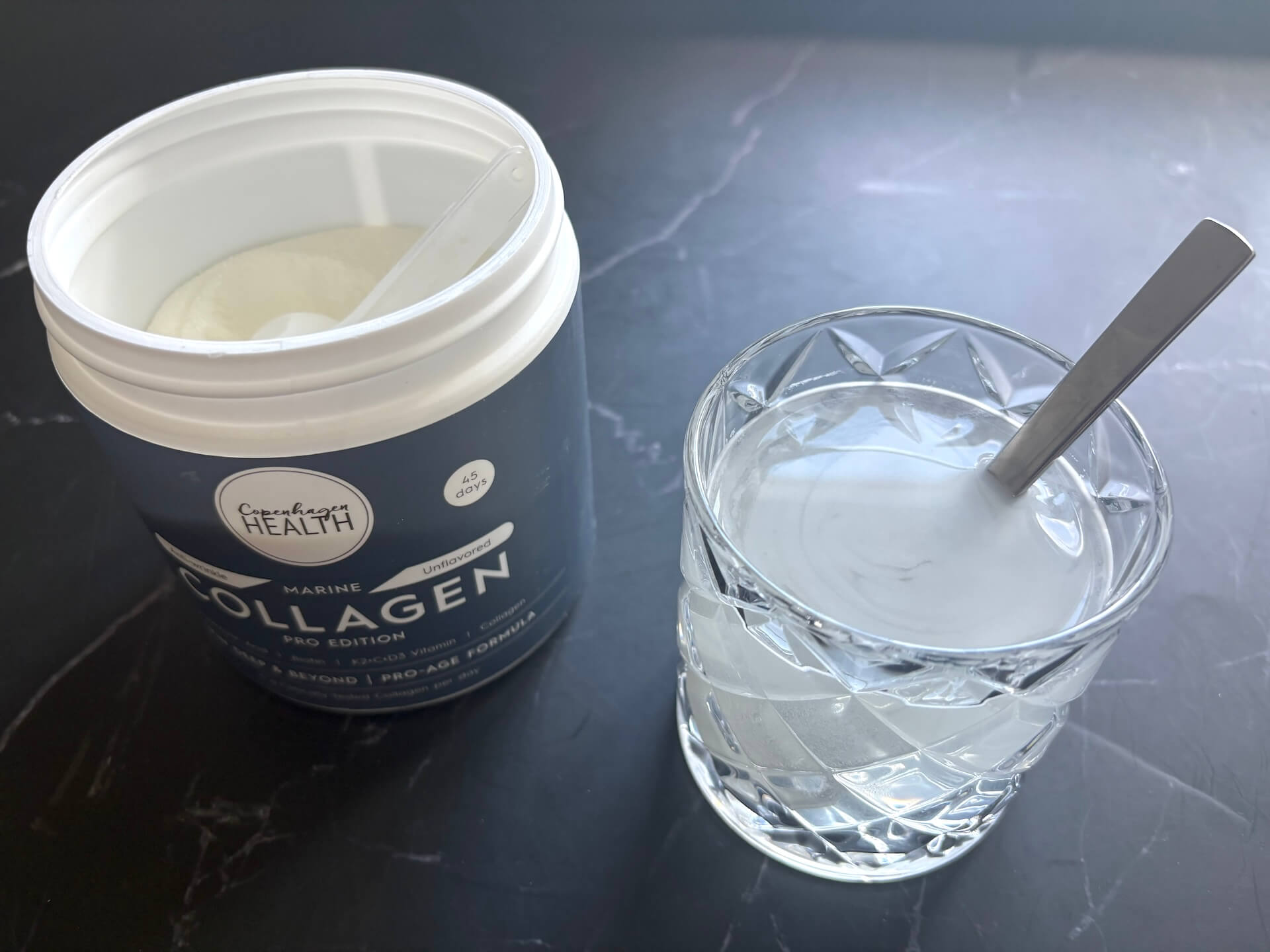 Glas med Copenhagen Health Marine Collagen Pro Edition