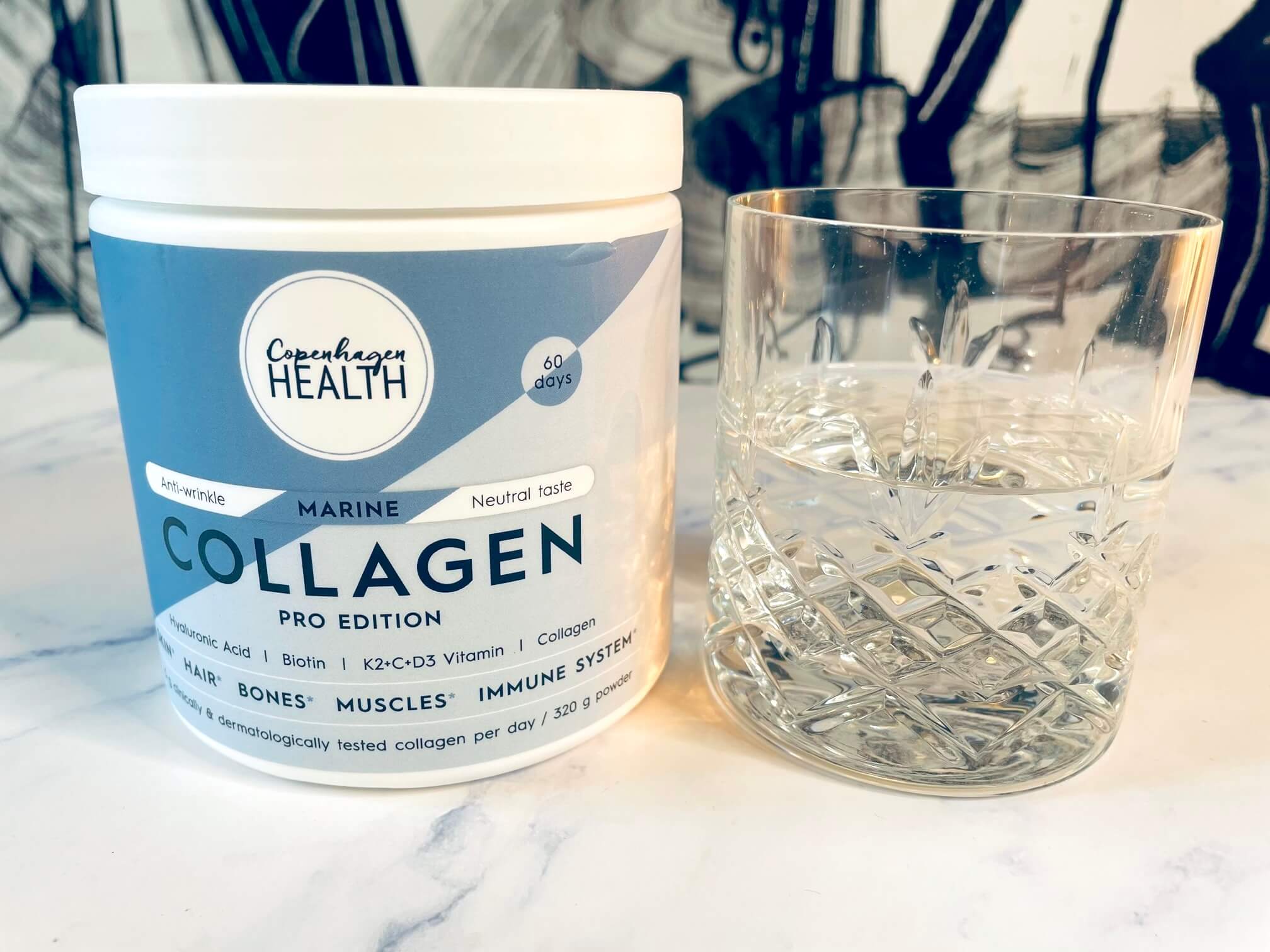 Glas vand ved siden af Pro Edition fra Copenhagen Health