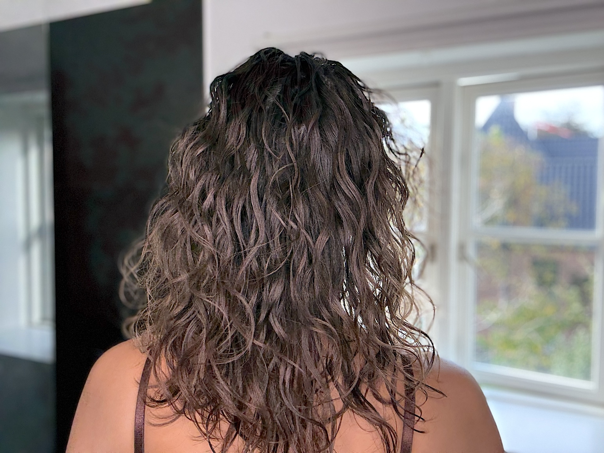 Hår hvor der er brugt IdHAIR Curly Xclusive Soft Definition Cream