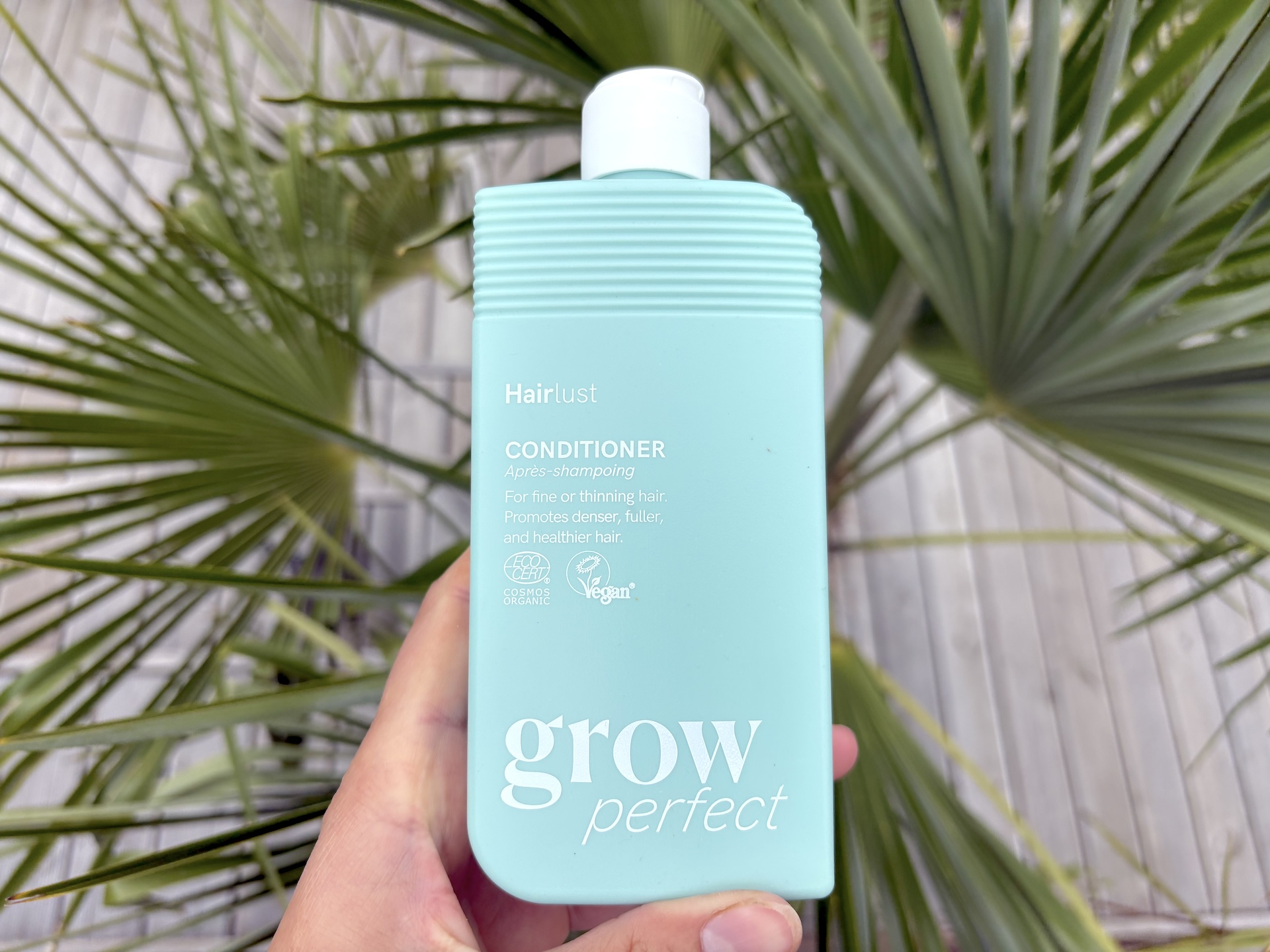 Hairlust Grow Perfect Conditioner i hånd