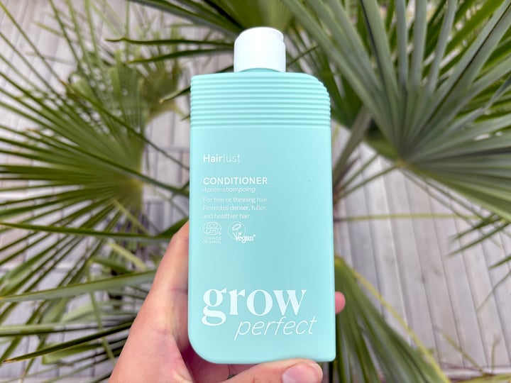 Hairlust Grow Perfect Conditioner i hånd