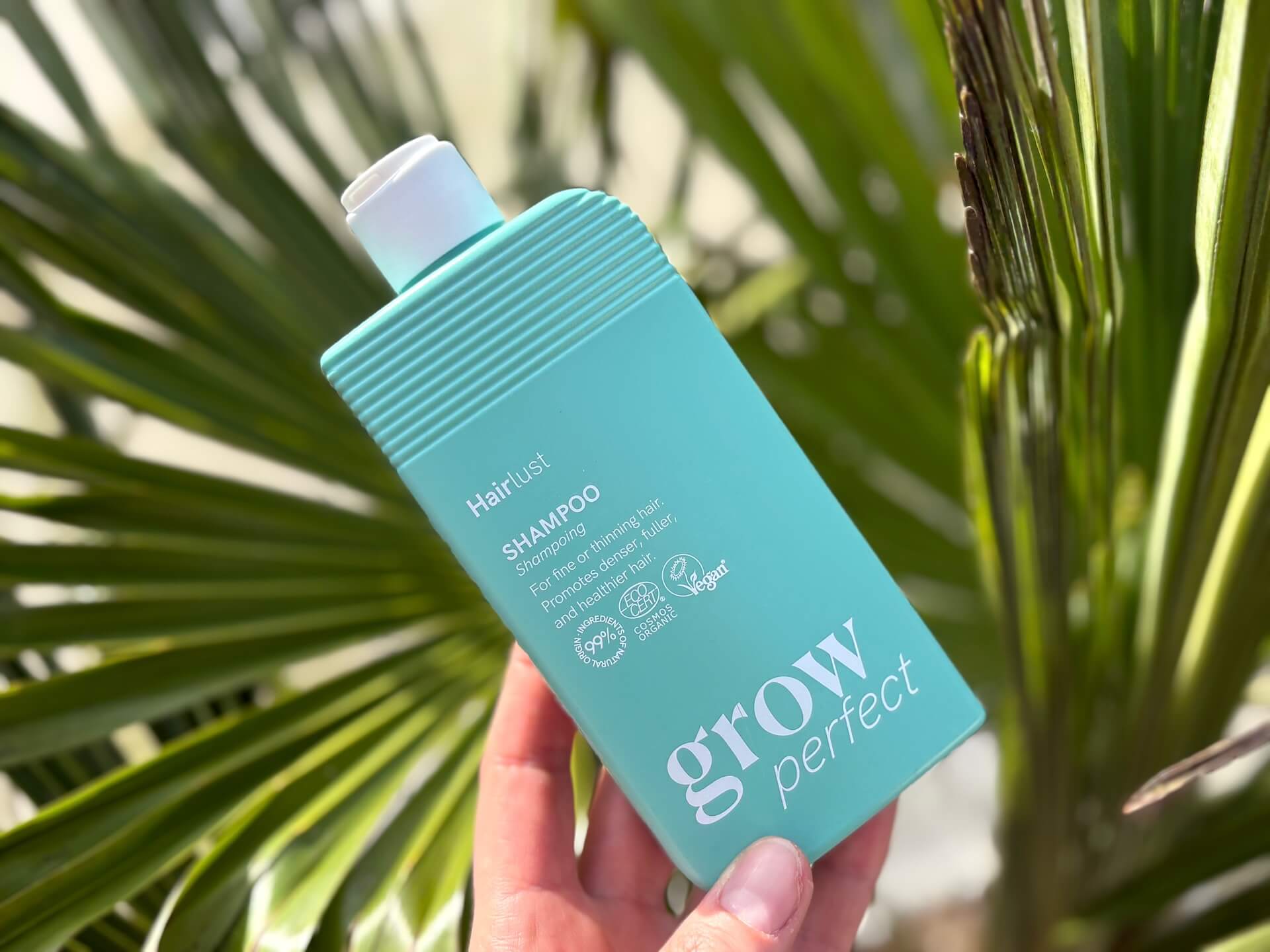 Hairlust Grow Perfect Shampoo i hånd