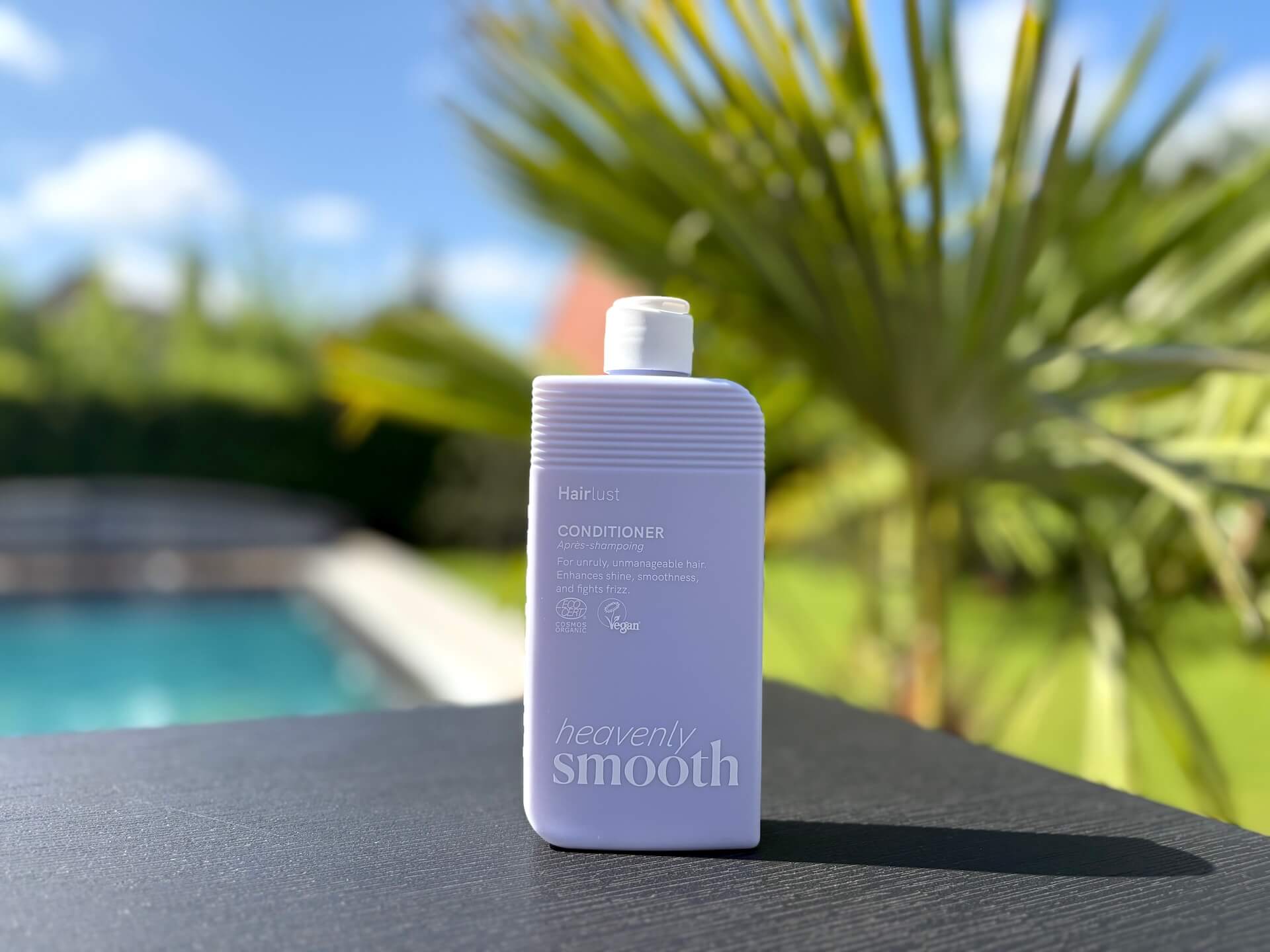 Hairlust Heavenly Smooth Conditioner på bord i have