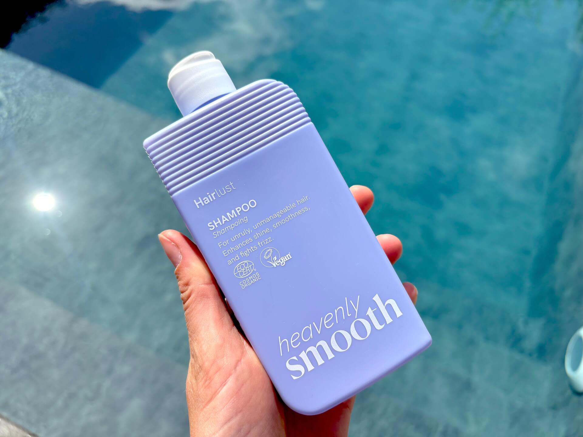 Hairlust Heavenly Smooth Shampoo i hånd