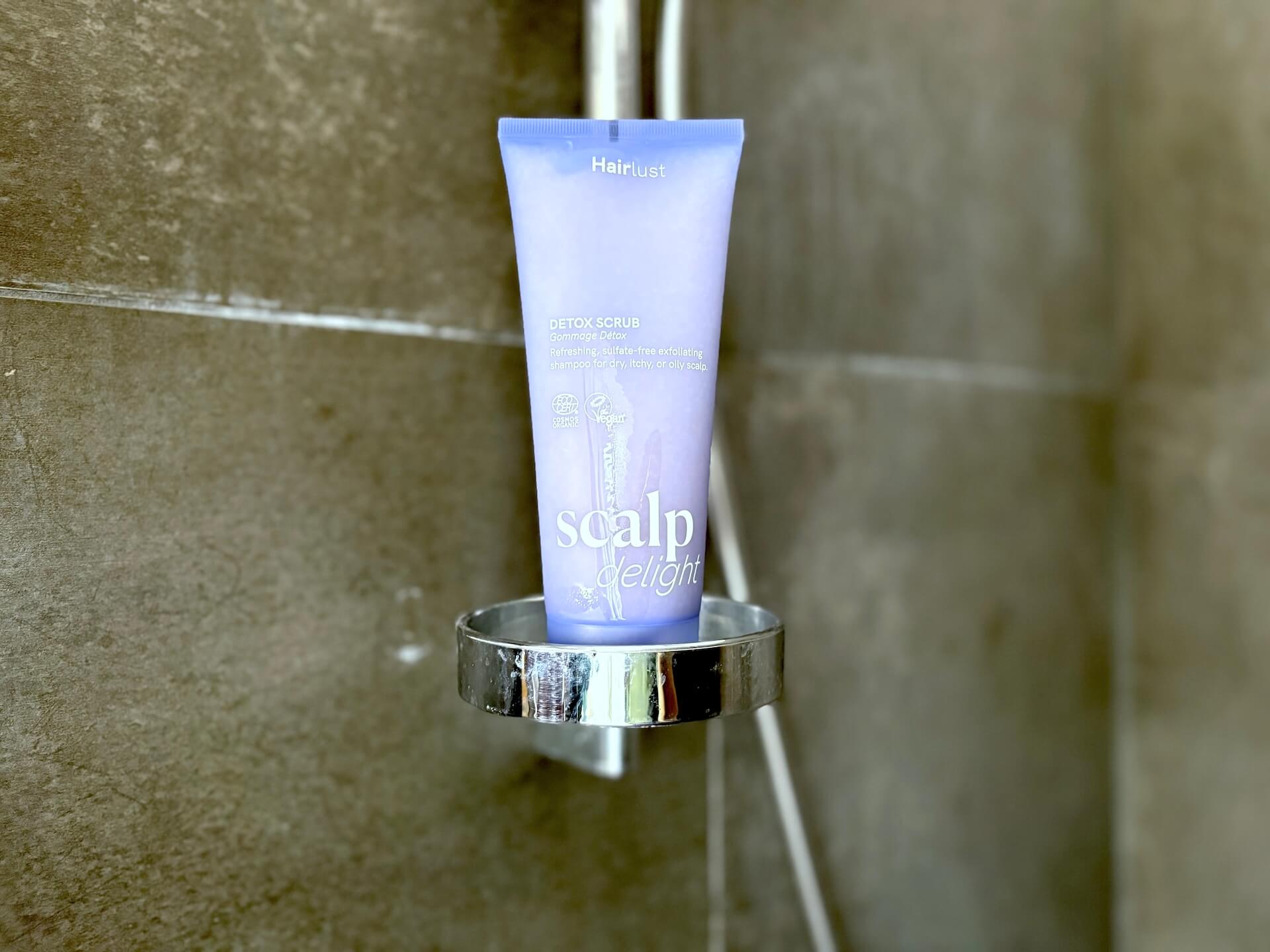 Hairlust Scalp Delight Detox Scrub hovedbundsscrub i brusekabine