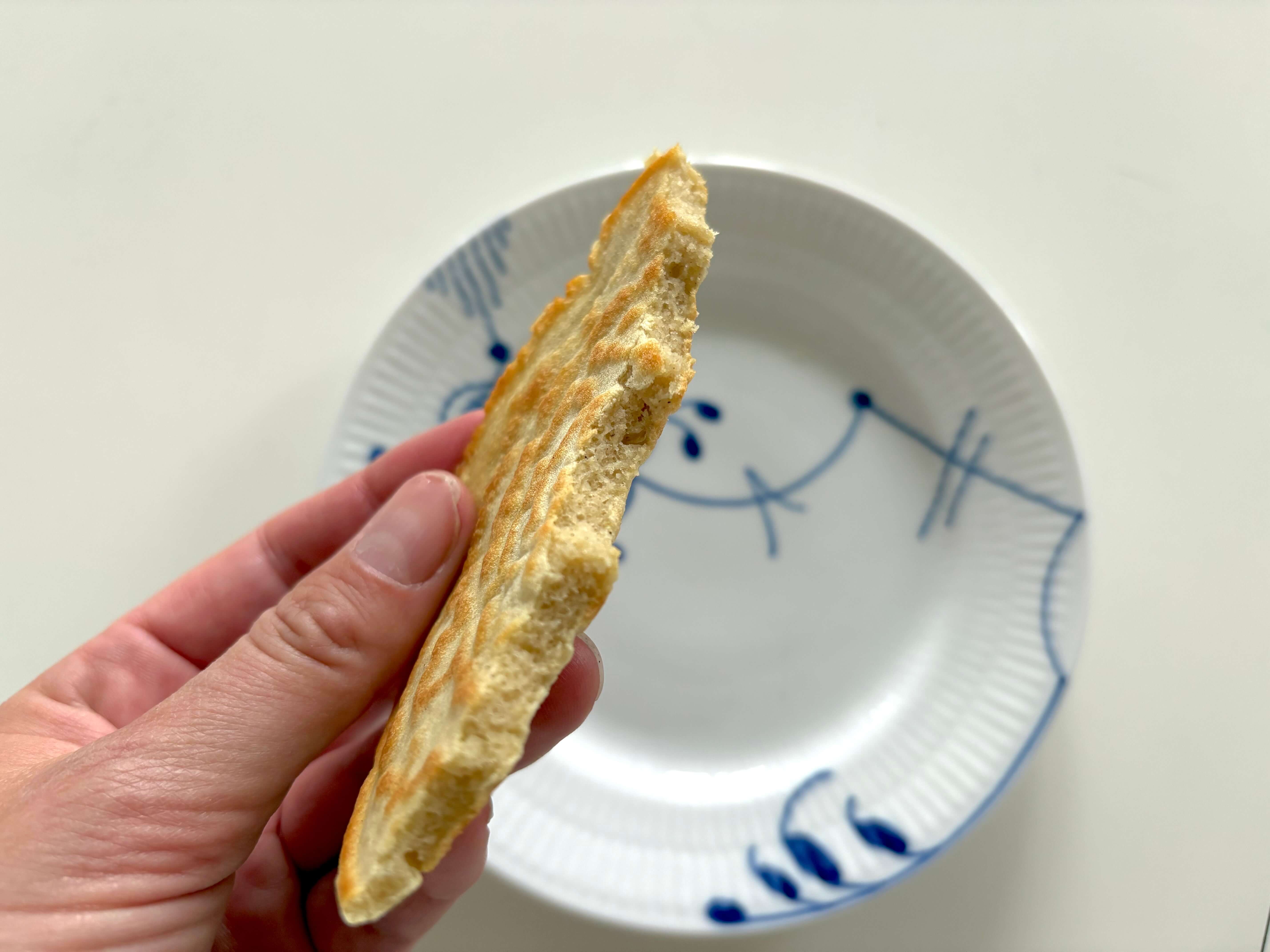 Halv spist pandekage lavet på Bodylab American Style Protein Pancake & Waffle Mix Classic