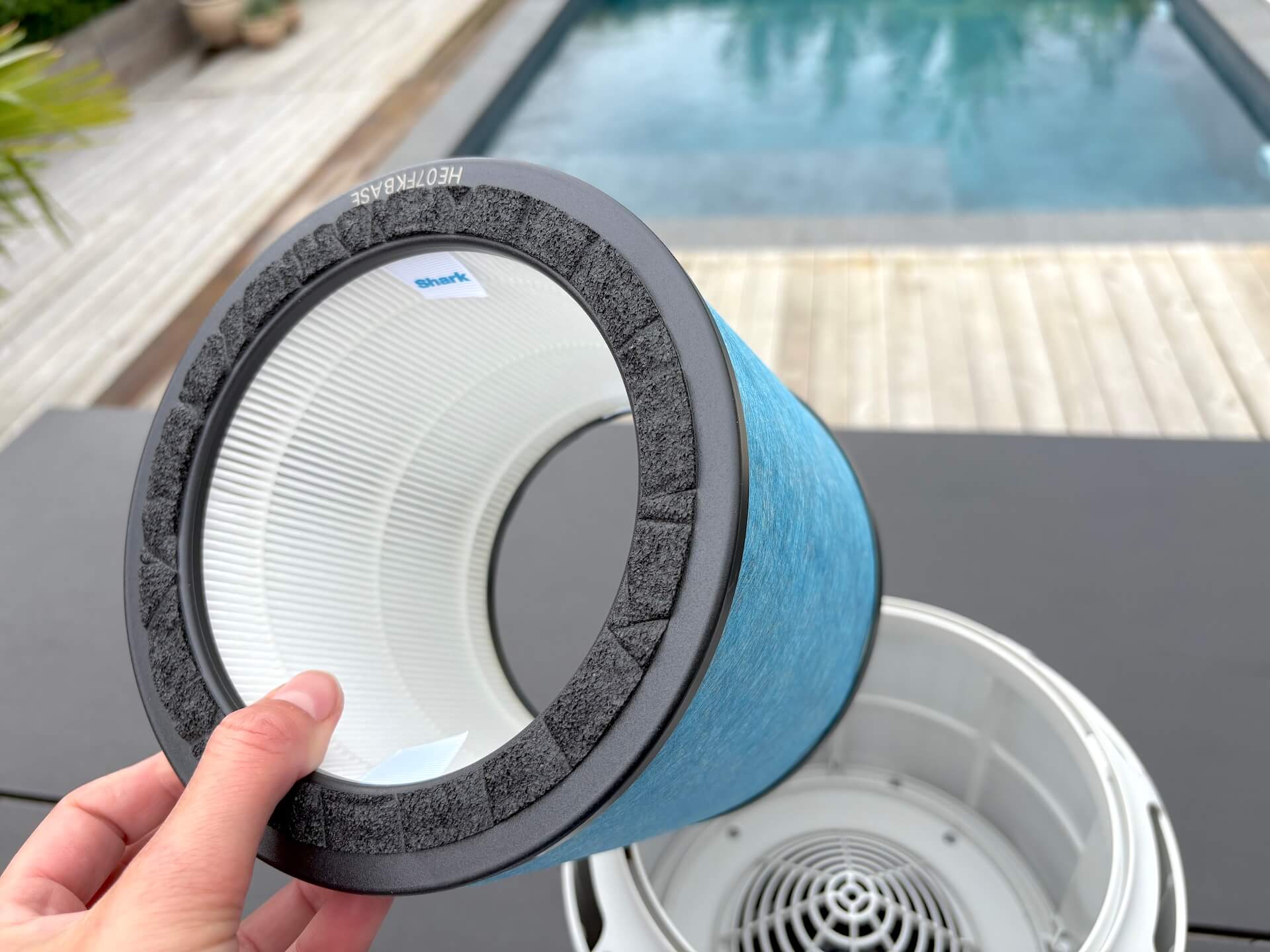 HEPA-filter til Shark NeverChange Air Purifier i hånd