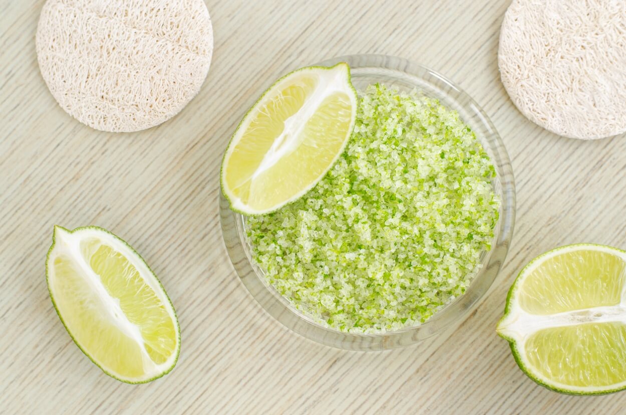 Hjemmelavet lip scrub til peeling af læberne (5 opskrifter)